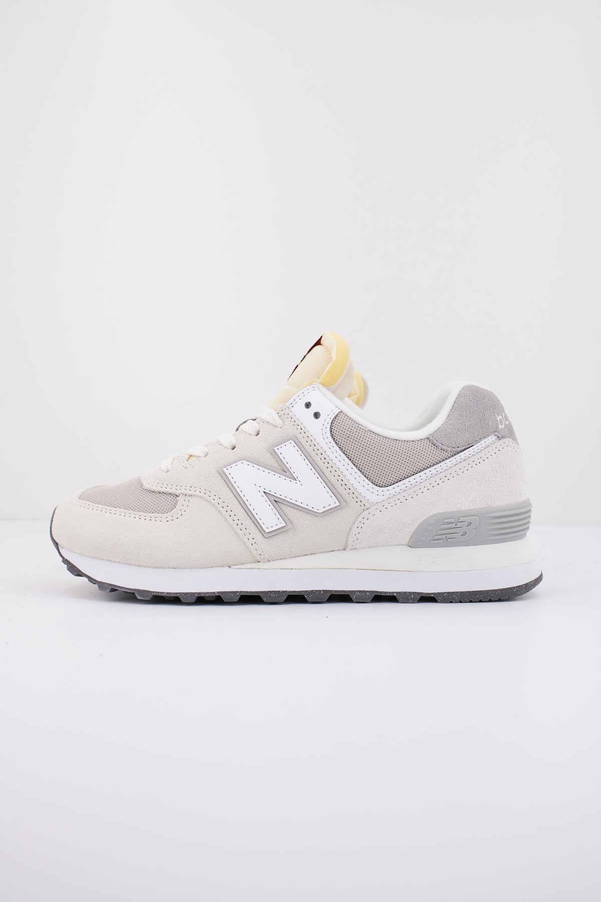 NEW BALANCE U RCD en color BEIS  (1)