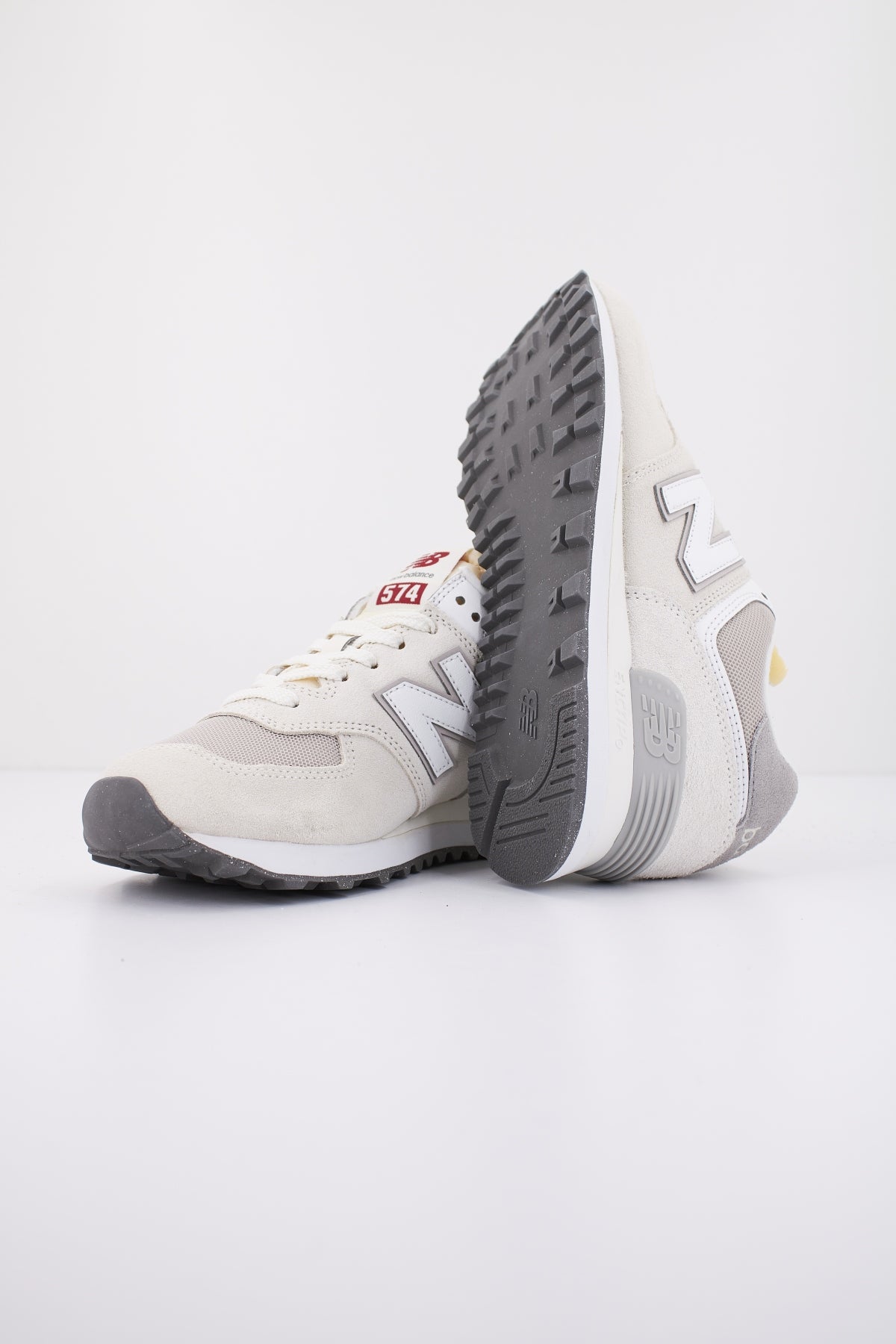 NEW BALANCE U RCD en color BEIS  (4)