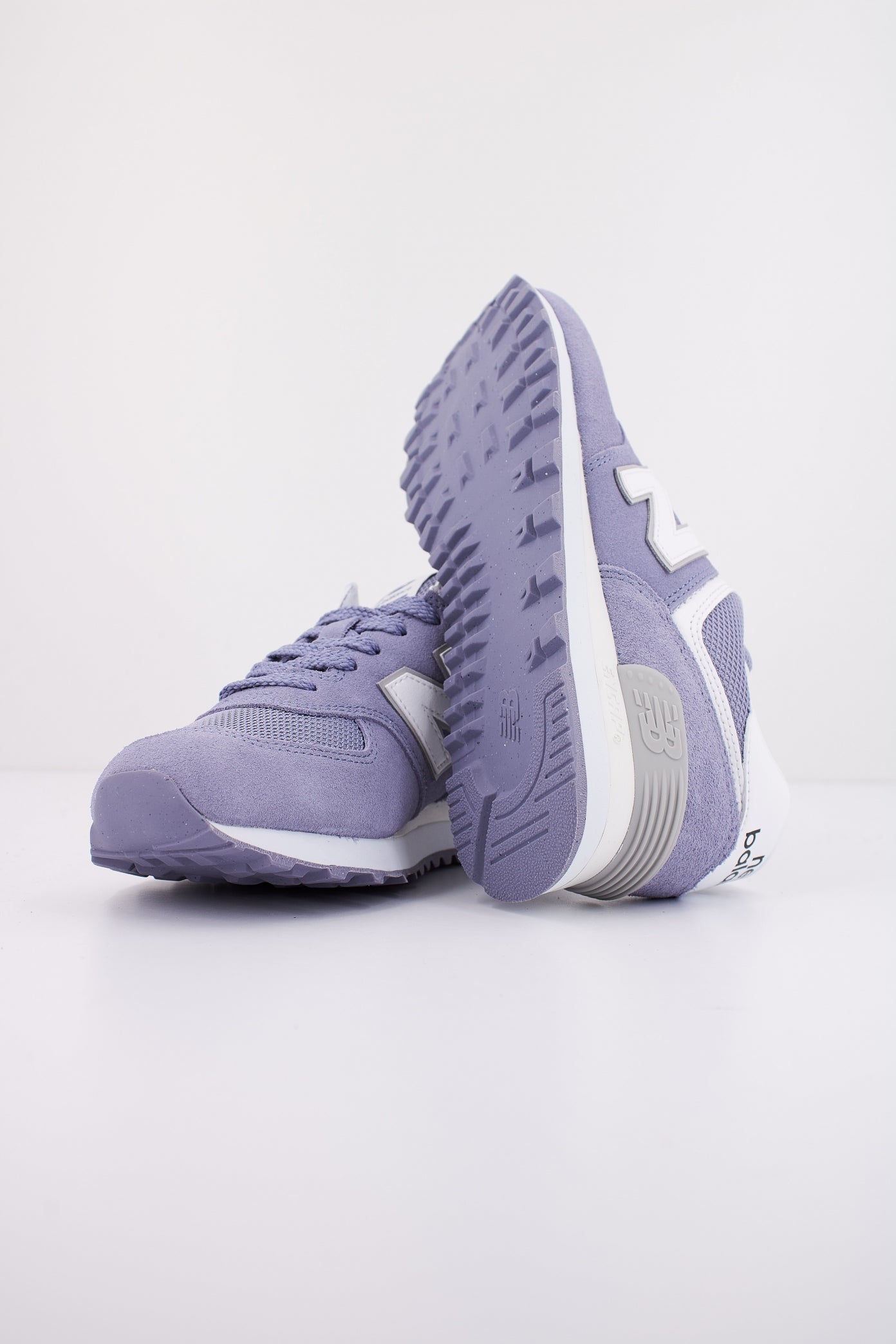 NEW BALANCE RUNNING INSPIRED en color VIOLETA  (4)