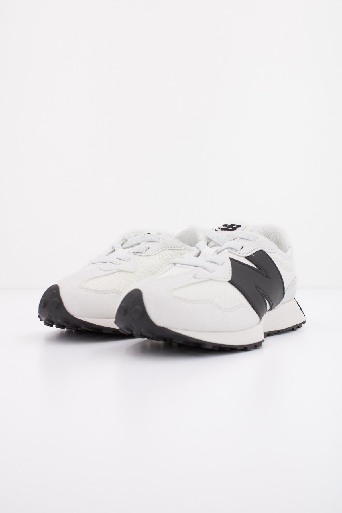 NEW BALANCE PH CWB en color BLANCO  (2)