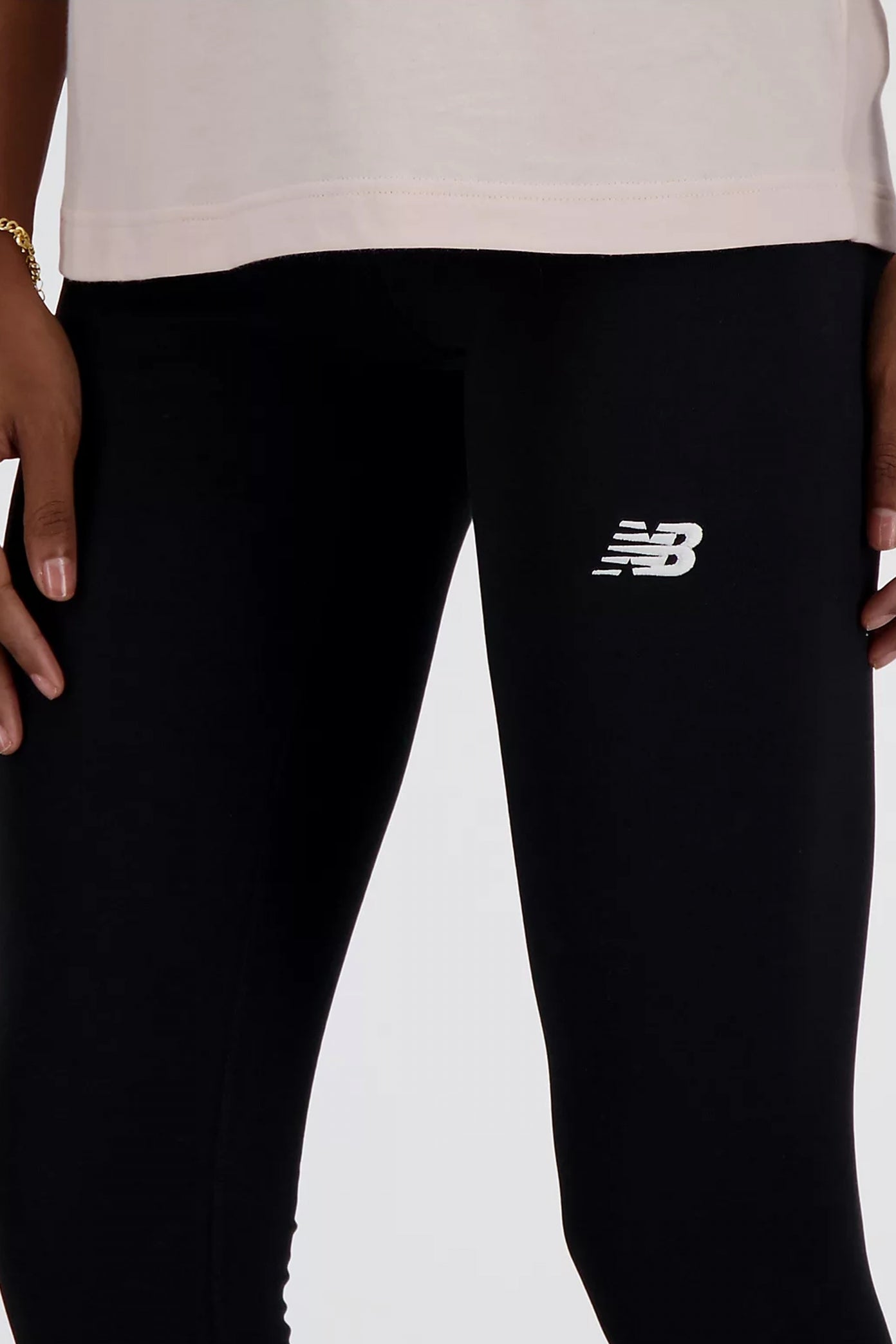 NEW BALANCE COTTON HIGH RISE LEGGING en color NEGRO  (4)