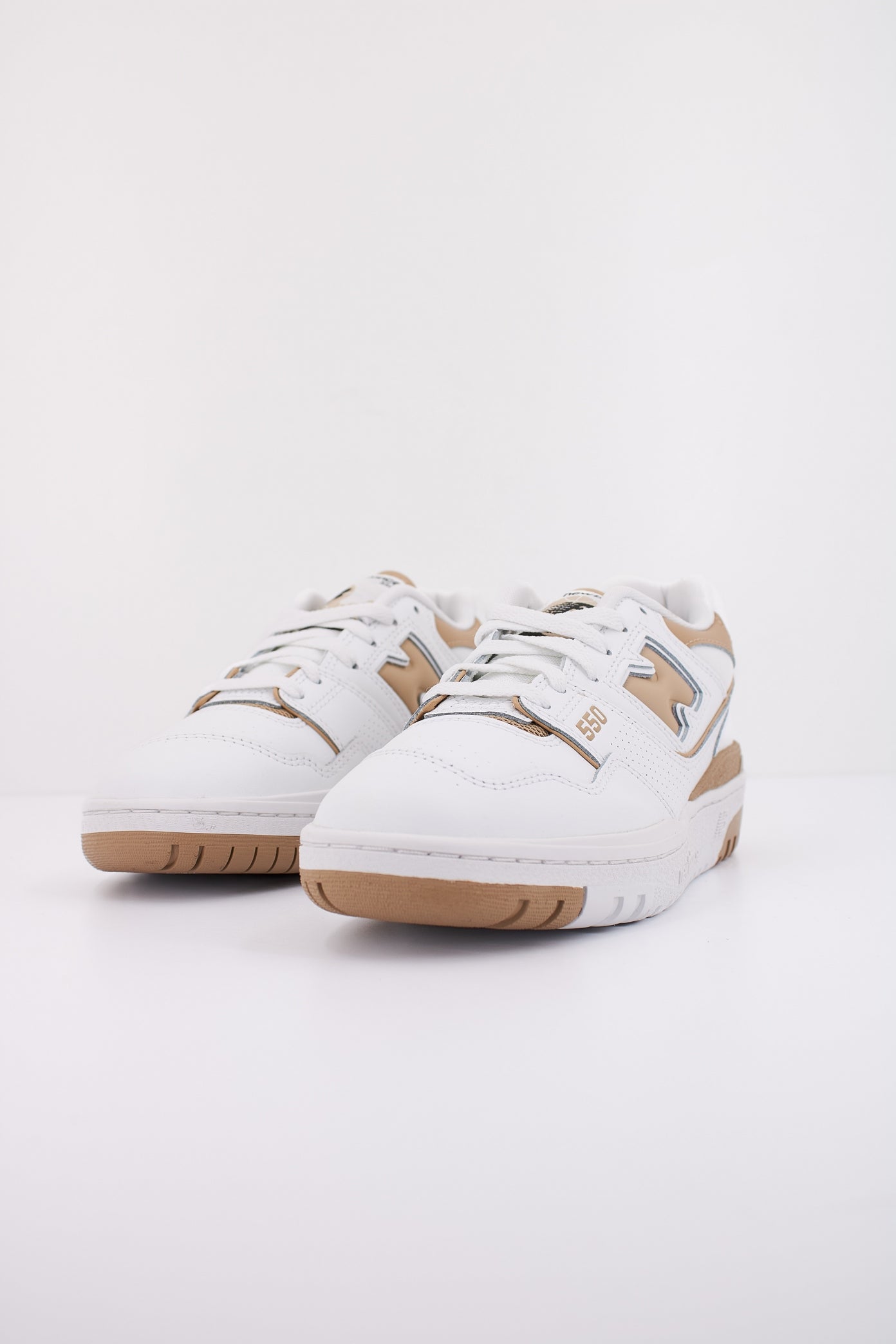 NEW BALANCE BBW BT en color BLANCO  (2)