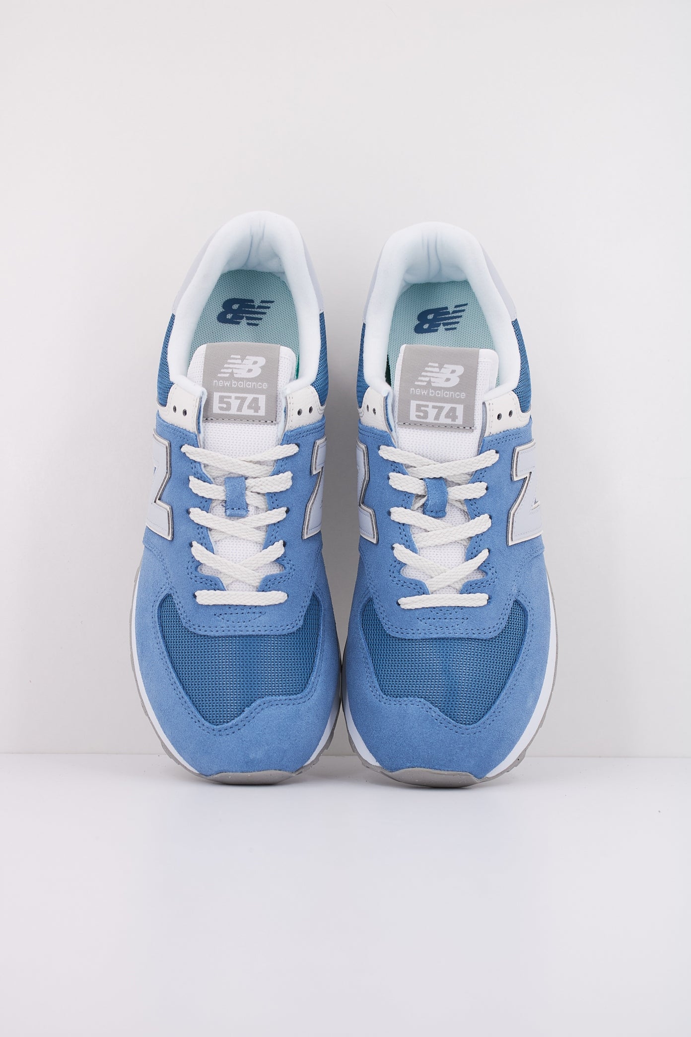 NEW BALANCE U ESE en color AZUL  (3)