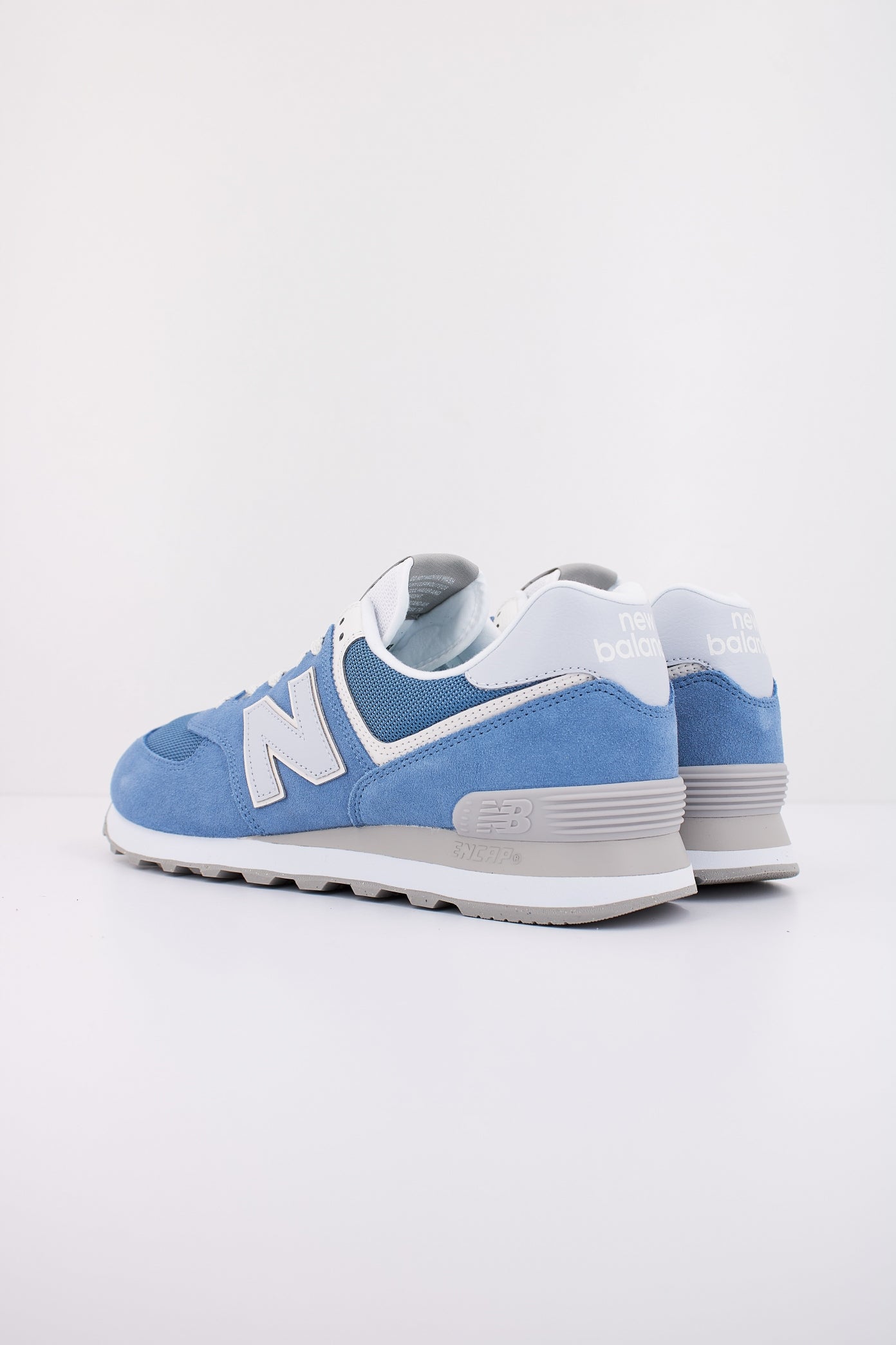 NEW BALANCE U ESE en color AZUL  (4)