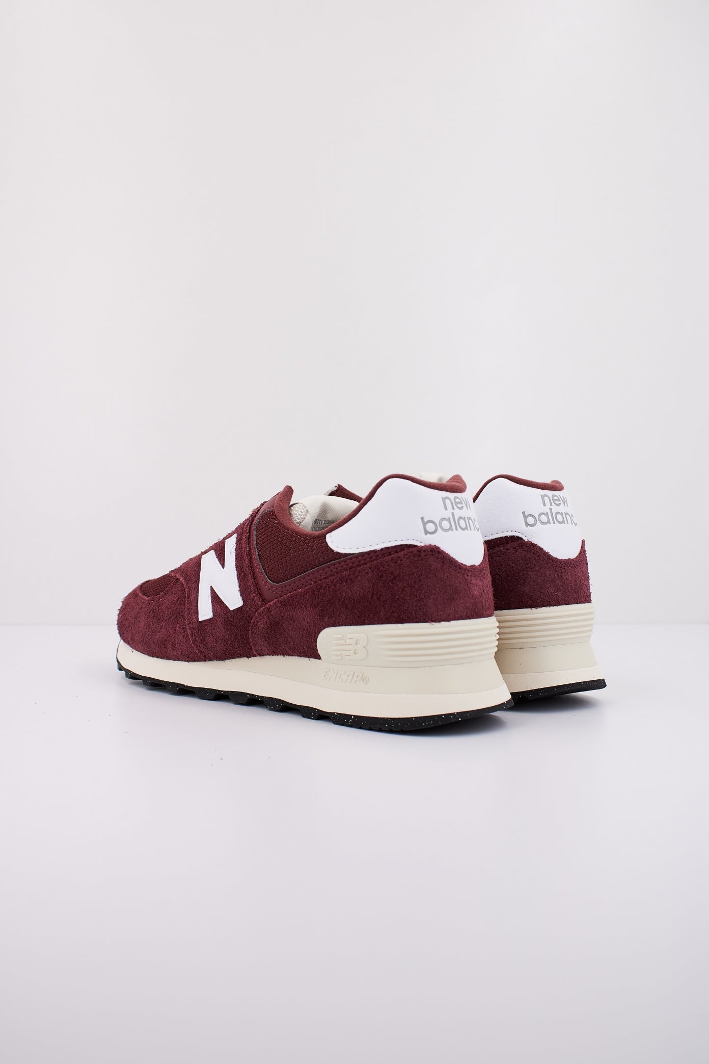 NEW BALANCE U RBK en color BURDEOS  (4)