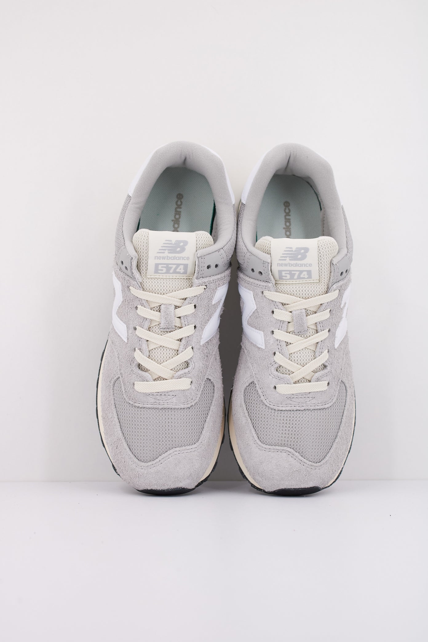 NEW BALANCE U RBL en color GRIS  (3)