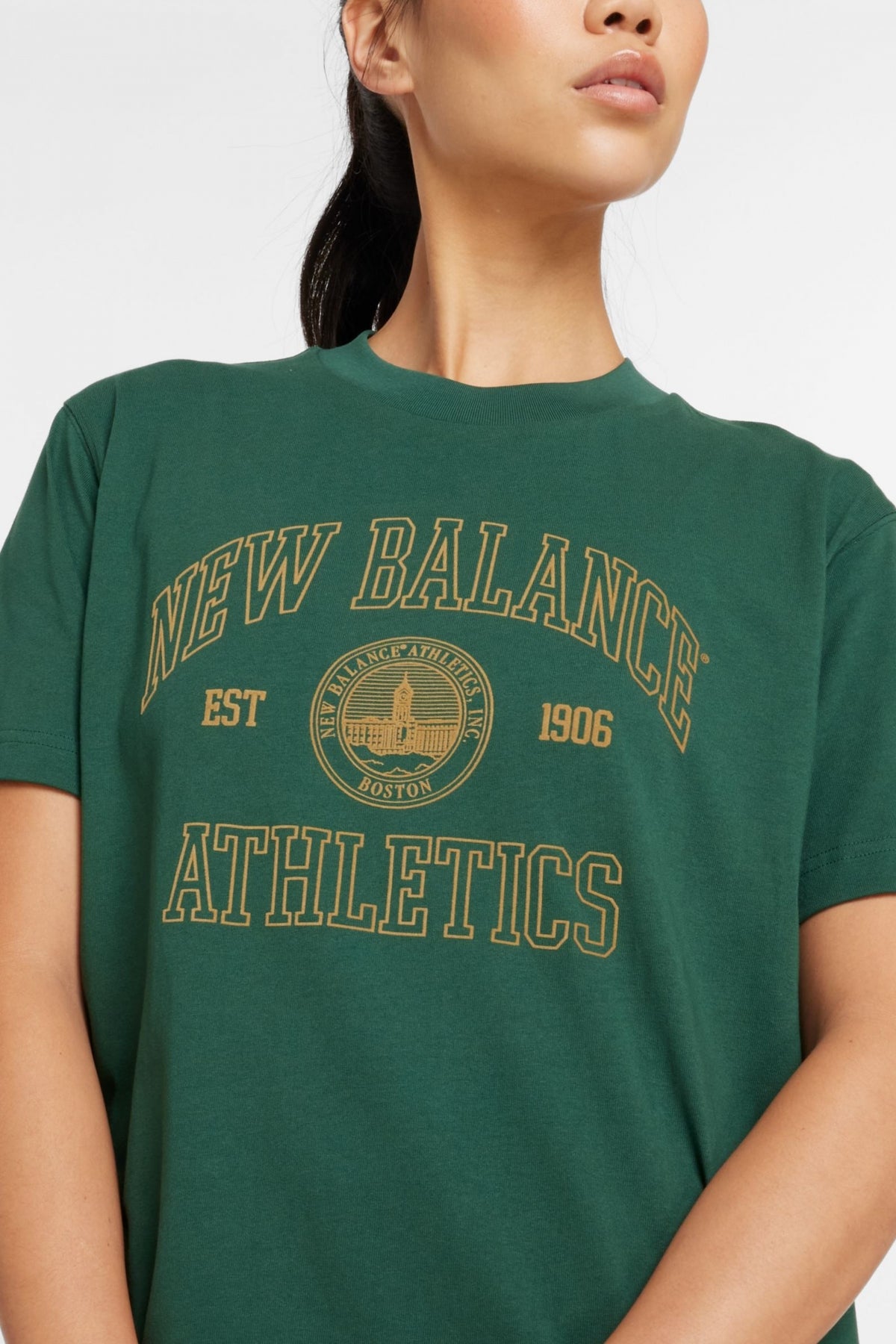 NEW BALANCE ATHLETICS OVERSIZED CREST T en color VERDE  (4)