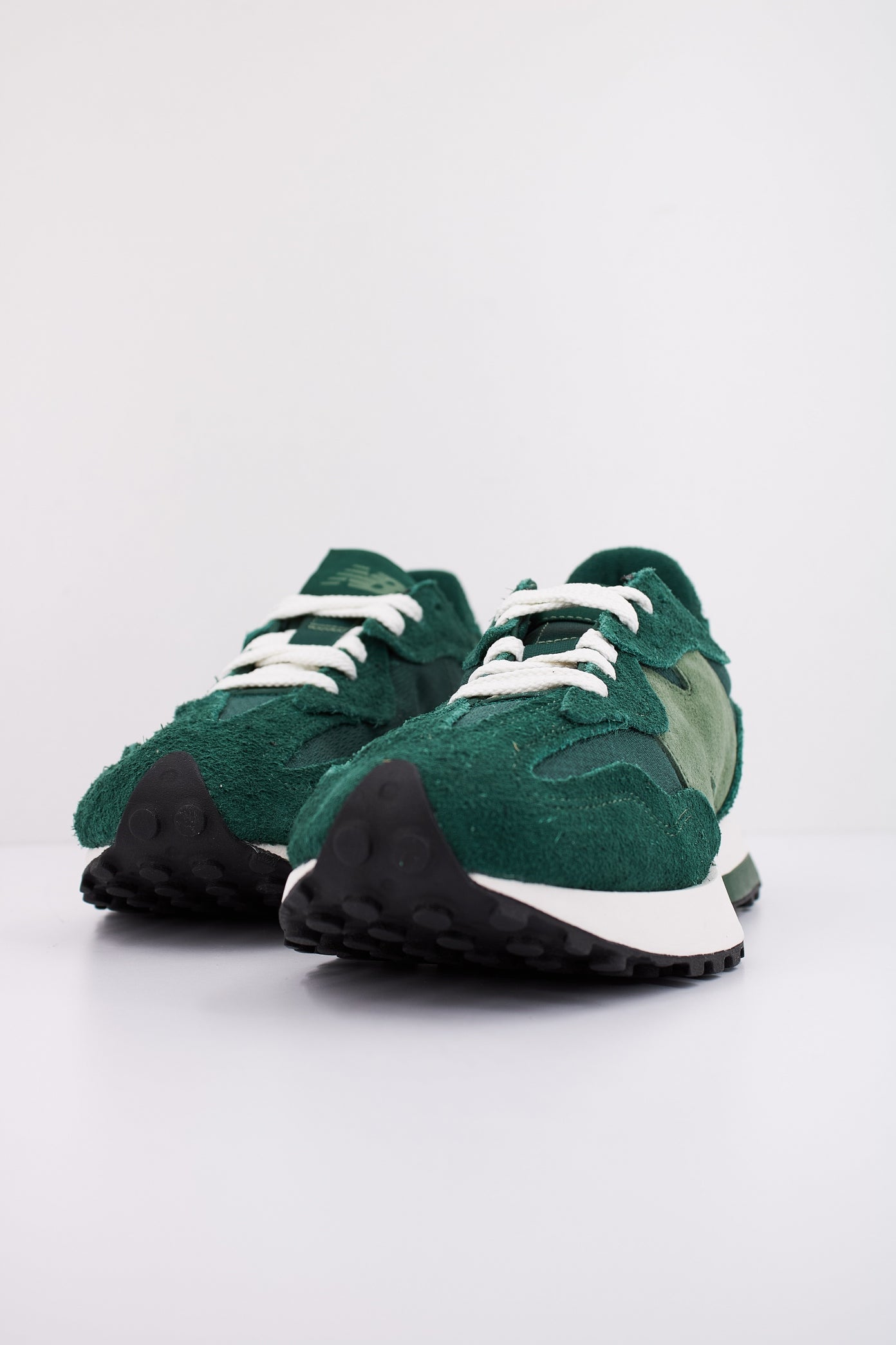 NEW BALANCE U WTB en color VERDE  (2)