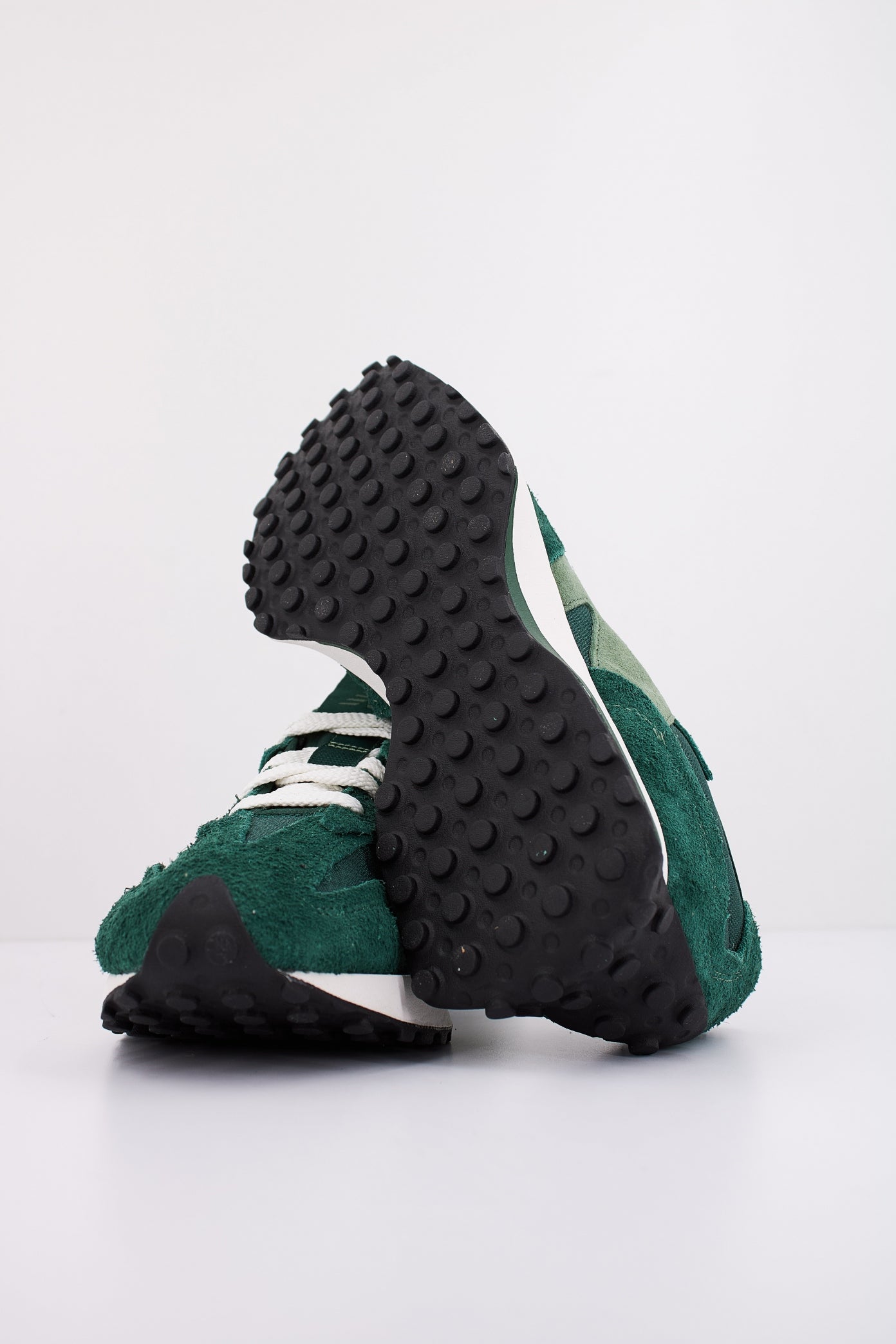 NEW BALANCE U WTB en color VERDE  (5)