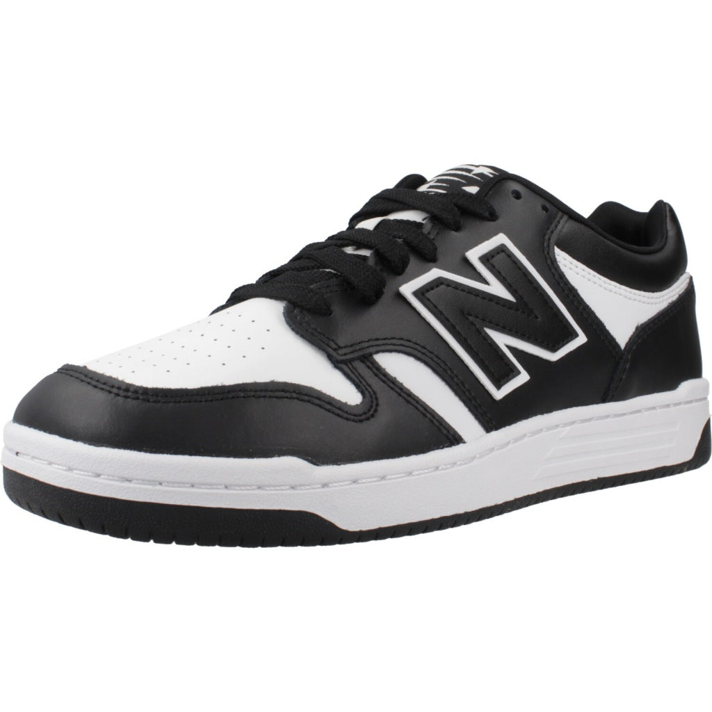 NEW BALANCE BB  en color NEGRO  (1)