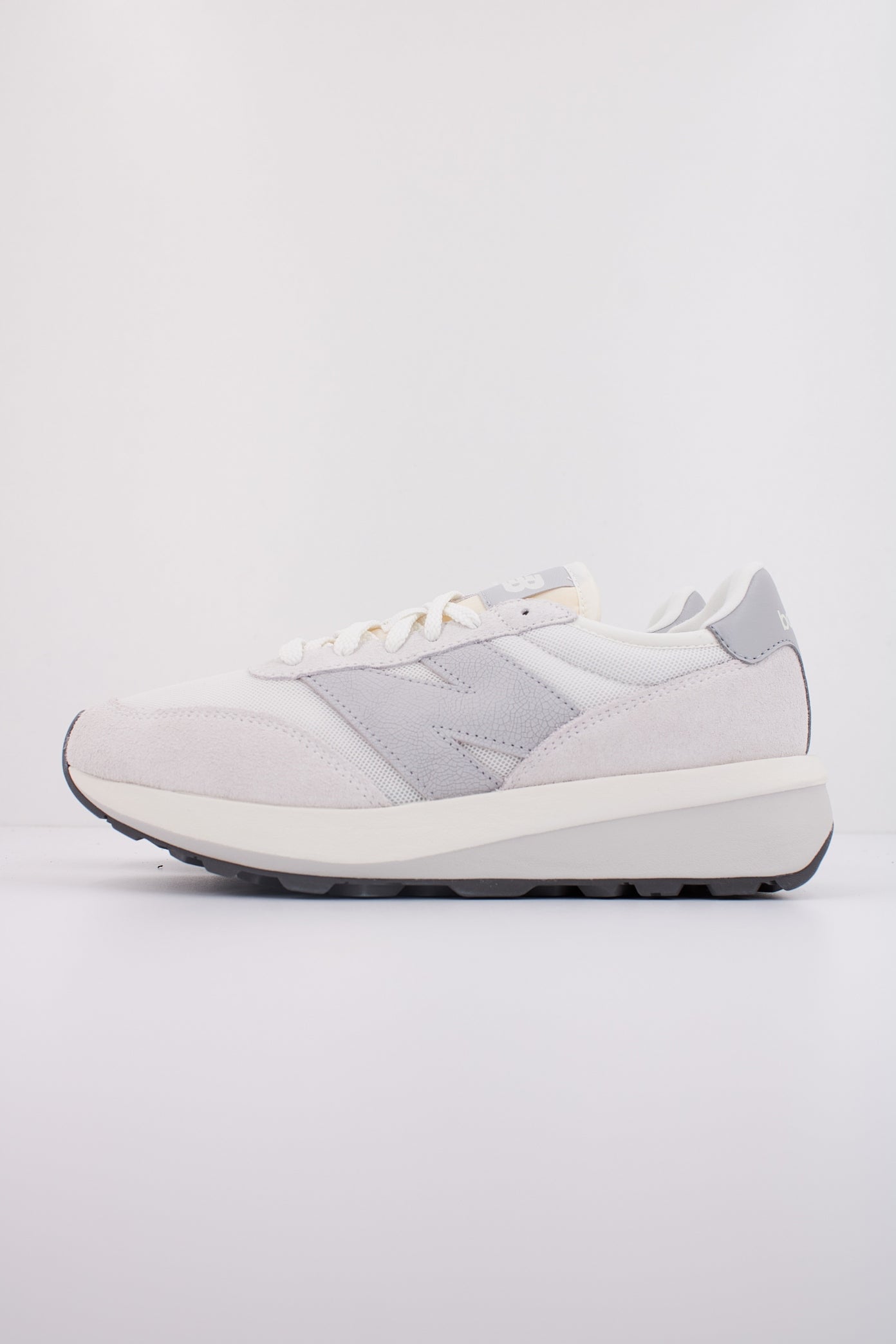 NEW BALANCE U AA en color GRIS  (1)