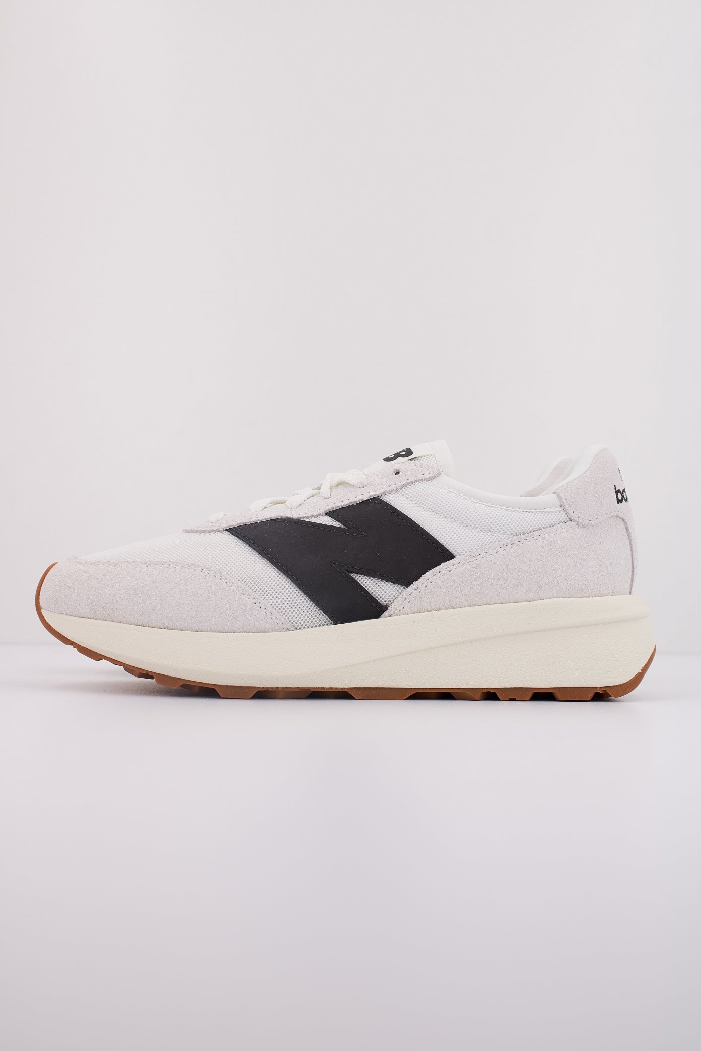 NEW BALANCE U CA en color BLANCO  (1)