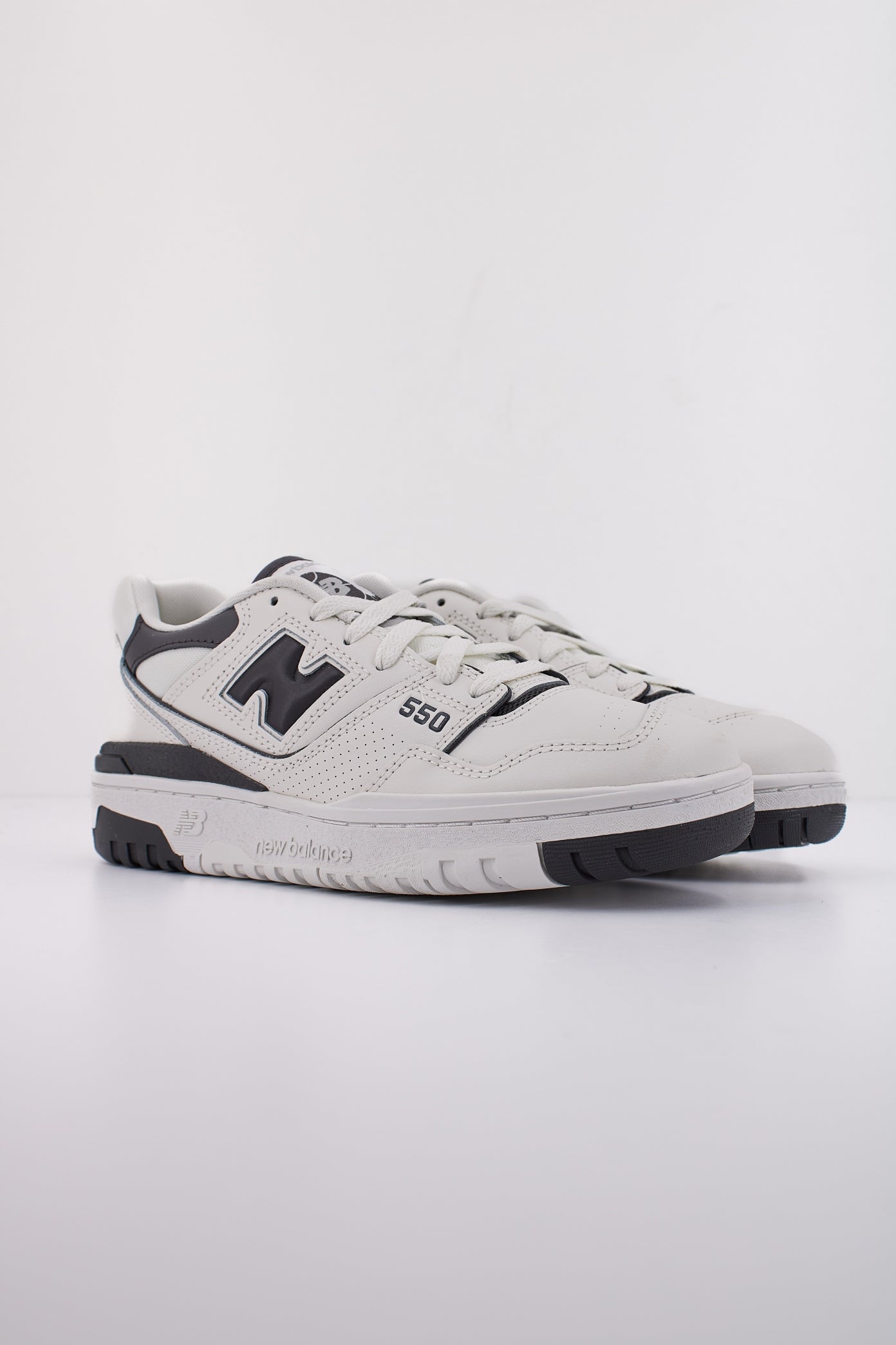 NEW BALANCE BBW BH  en color BLANCO  (2)