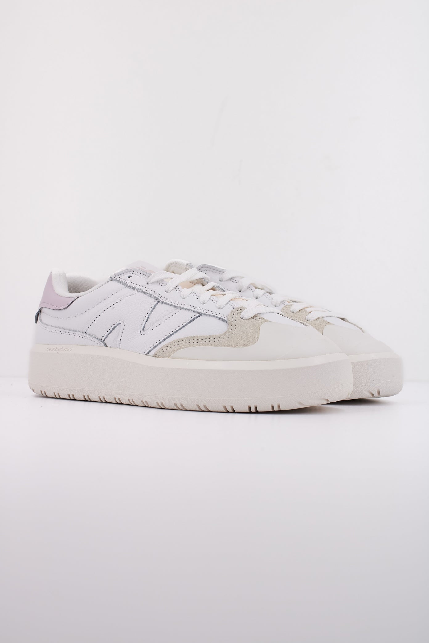 NEW BALANCE CT SP  en color BLANCO  (2)