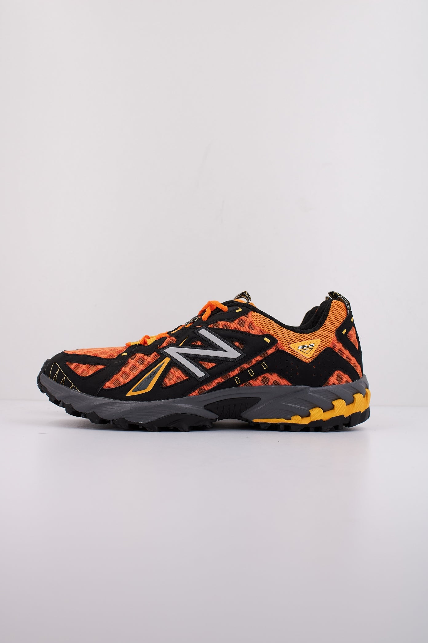 NEW BALANCE ML TAO  en color NARANJA  (1)