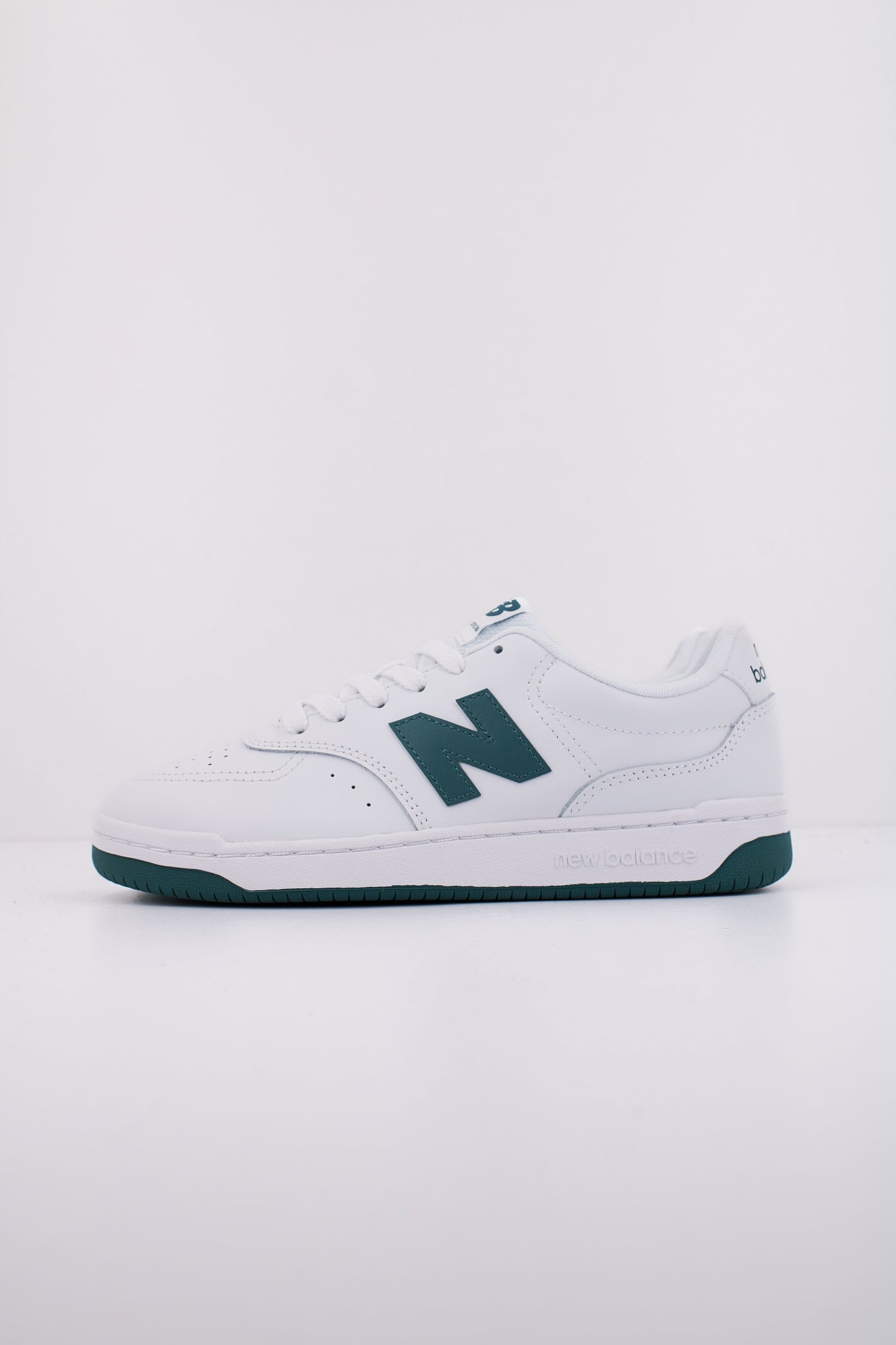 NEW BALANCE BB en color BLANCO  (1)