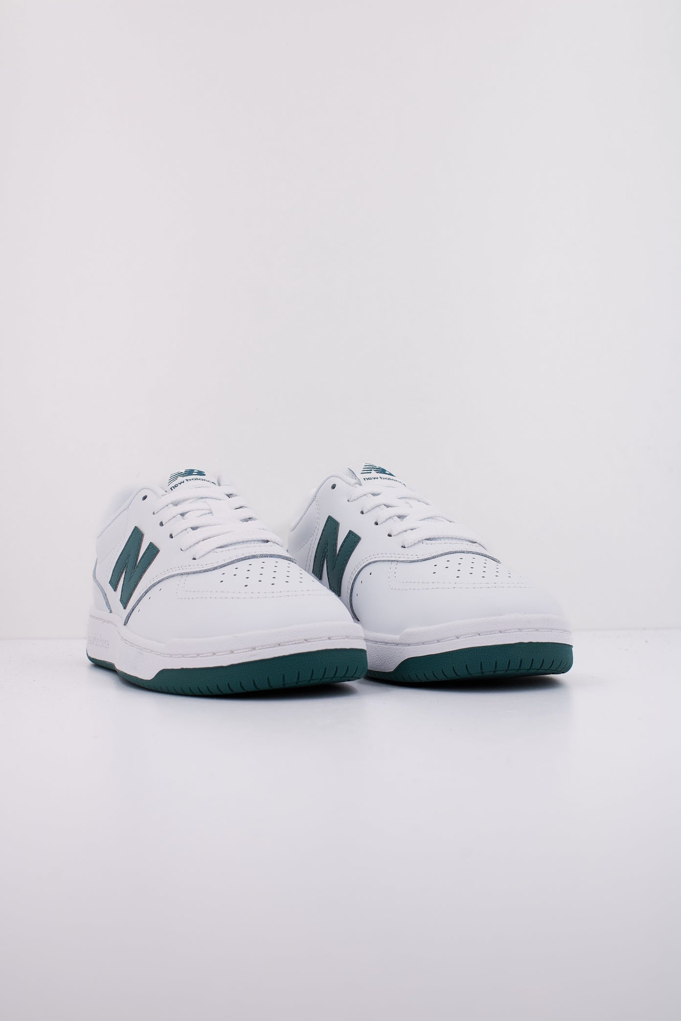 NEW BALANCE BB en color BLANCO  (2)