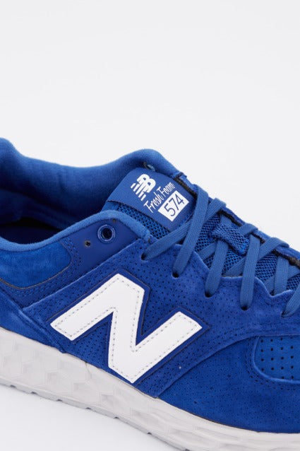 NEW BALANCE MFL FE  en color AZUL  (2)