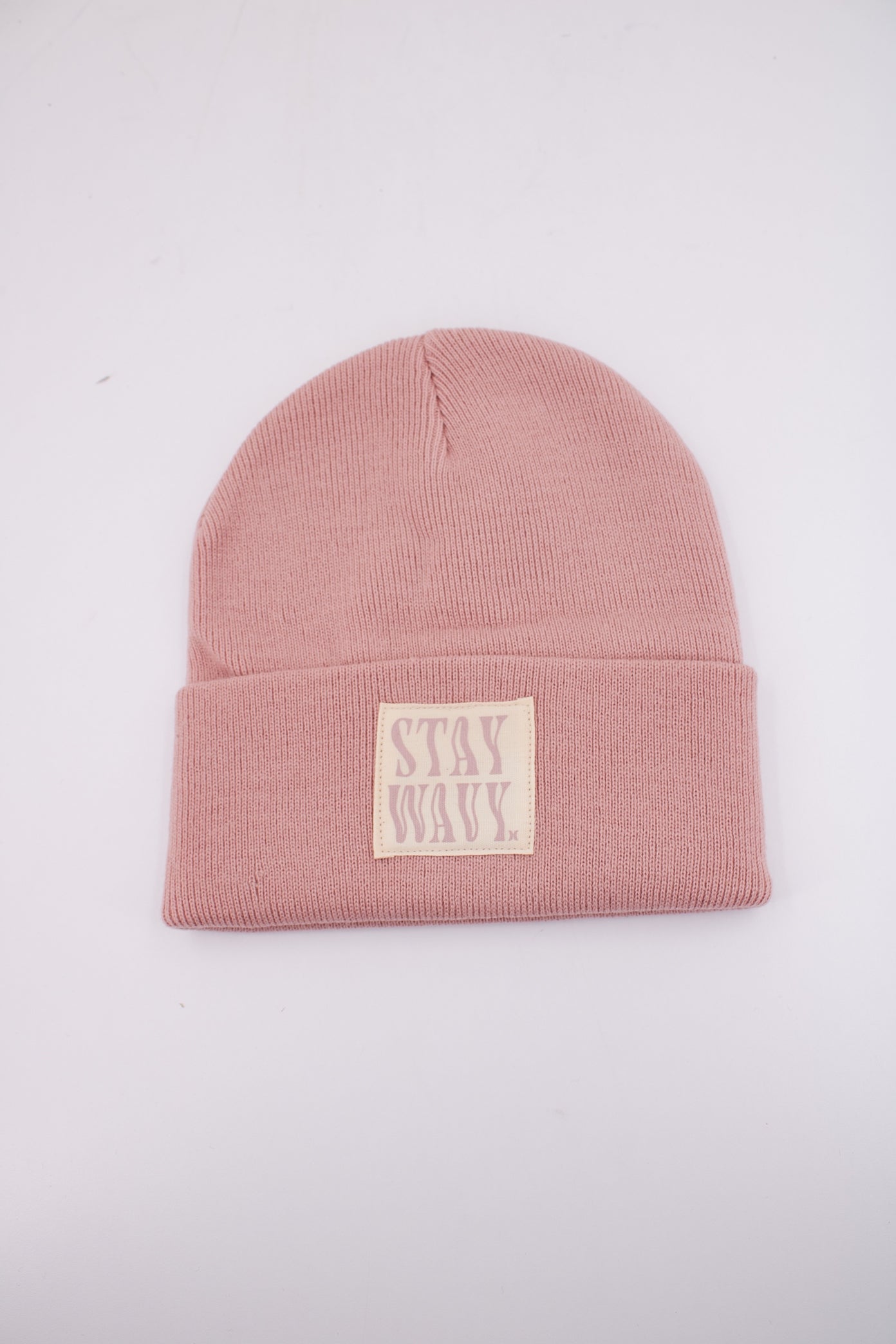 HURLEY  W BIG SKY BEANIE en color ROSA  (1)