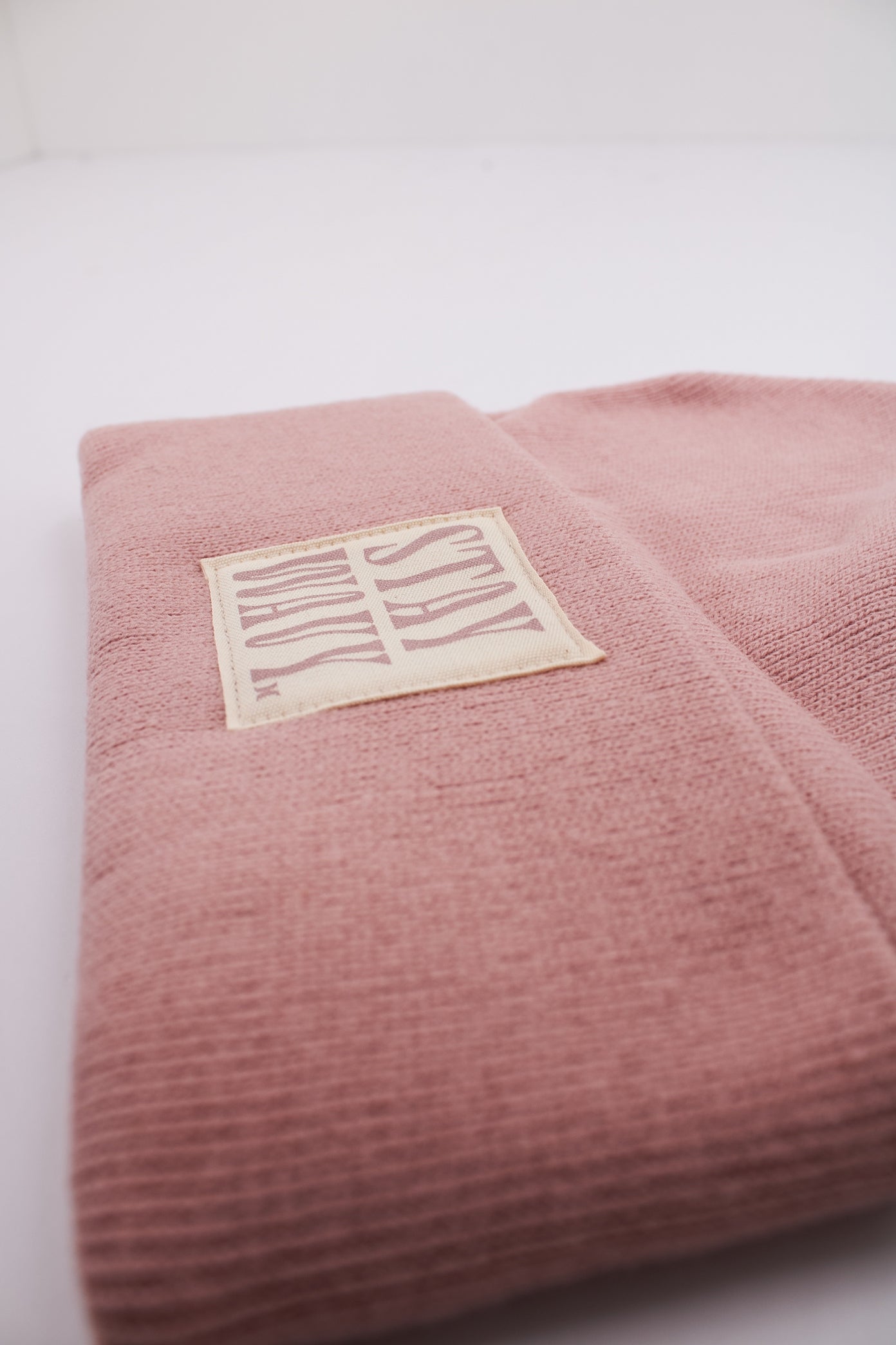 HURLEY  W BIG SKY BEANIE en color ROSA  (3)