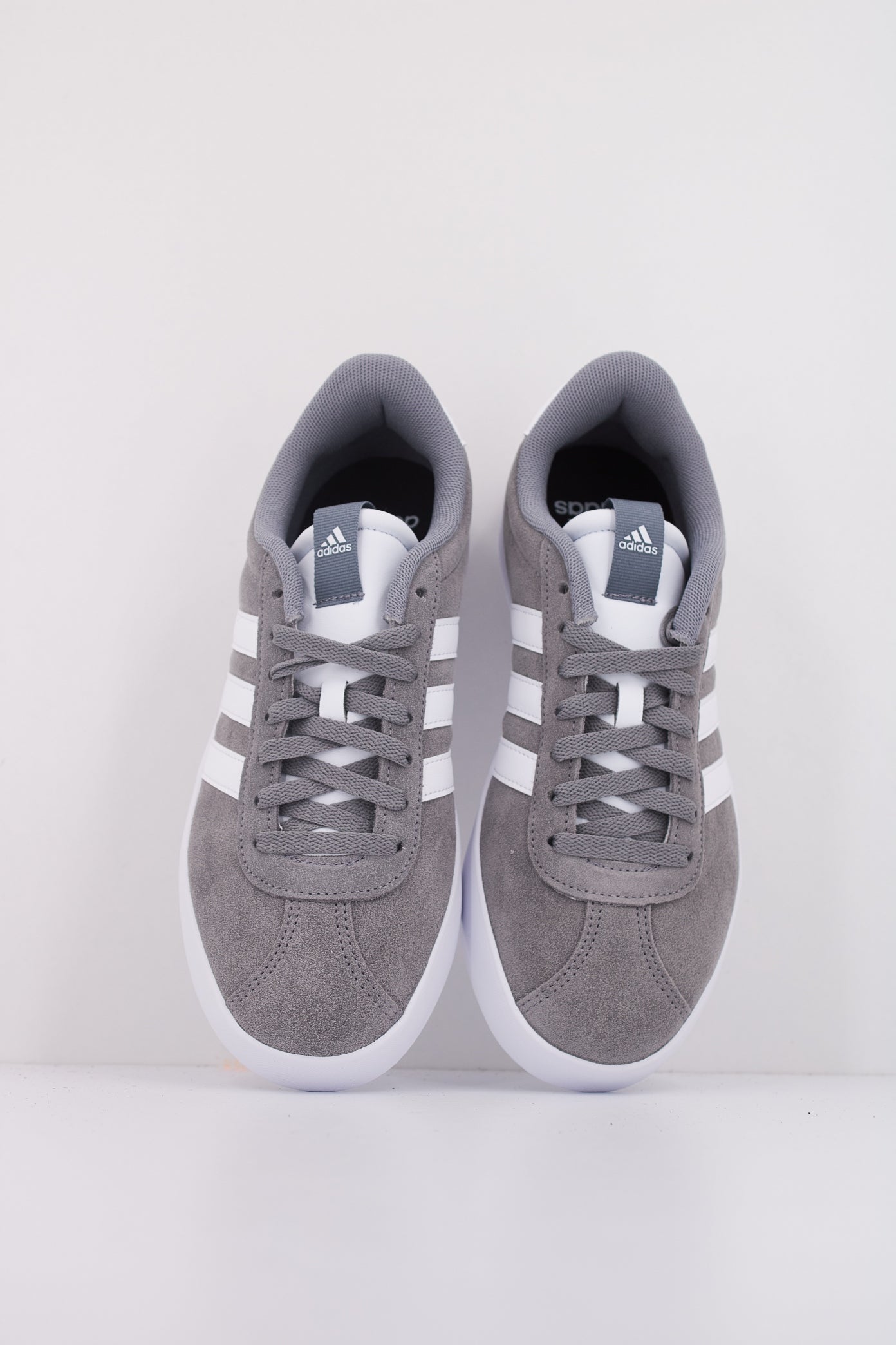 ADIDAS VL COURT . en color GRIS  (3)