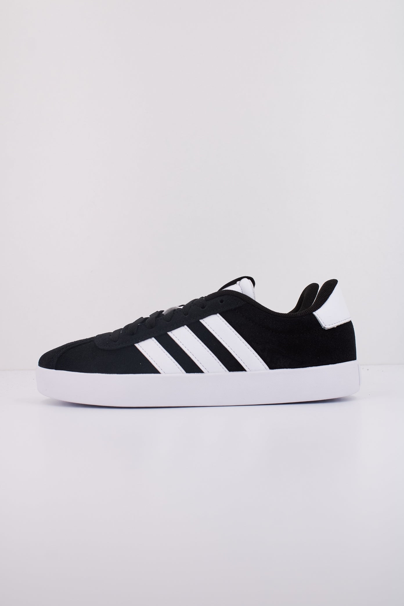 ADIDAS VL COURT . en color NEGRO  (1)