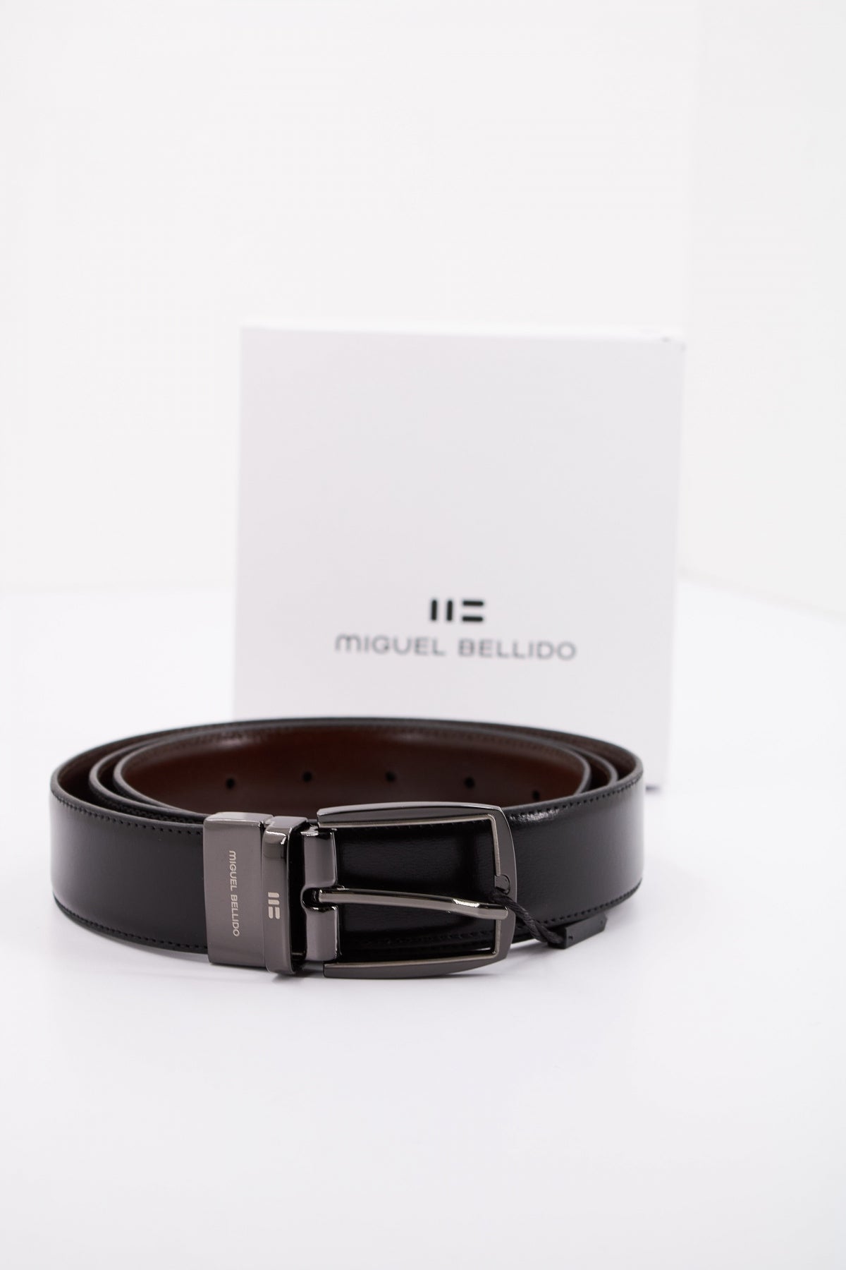 MIGUEL BELLIDO   REVERSIBLE en color NEGRO  (4)