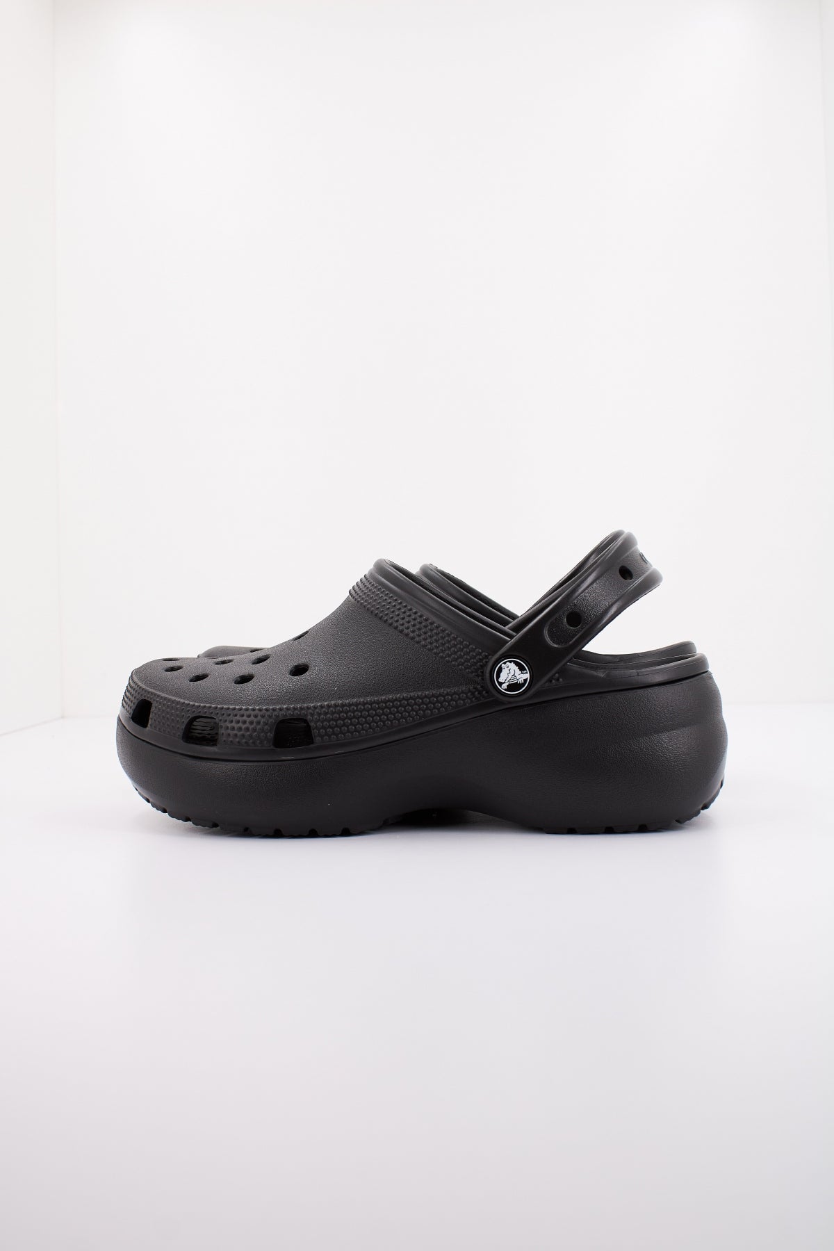 CROCS CLASSIC PLATFORM CLOG W en color NEGRO  (1)