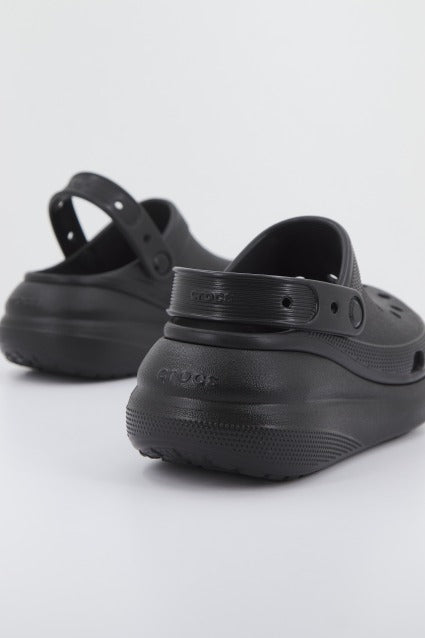 CROCS CLASSIC CRUSH CLOG en color NEGRO  (3)