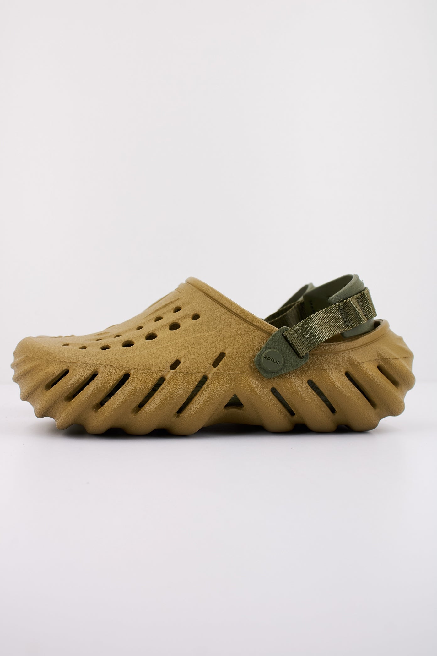 CROCS ECHO CLOG en color VERDE  (1)