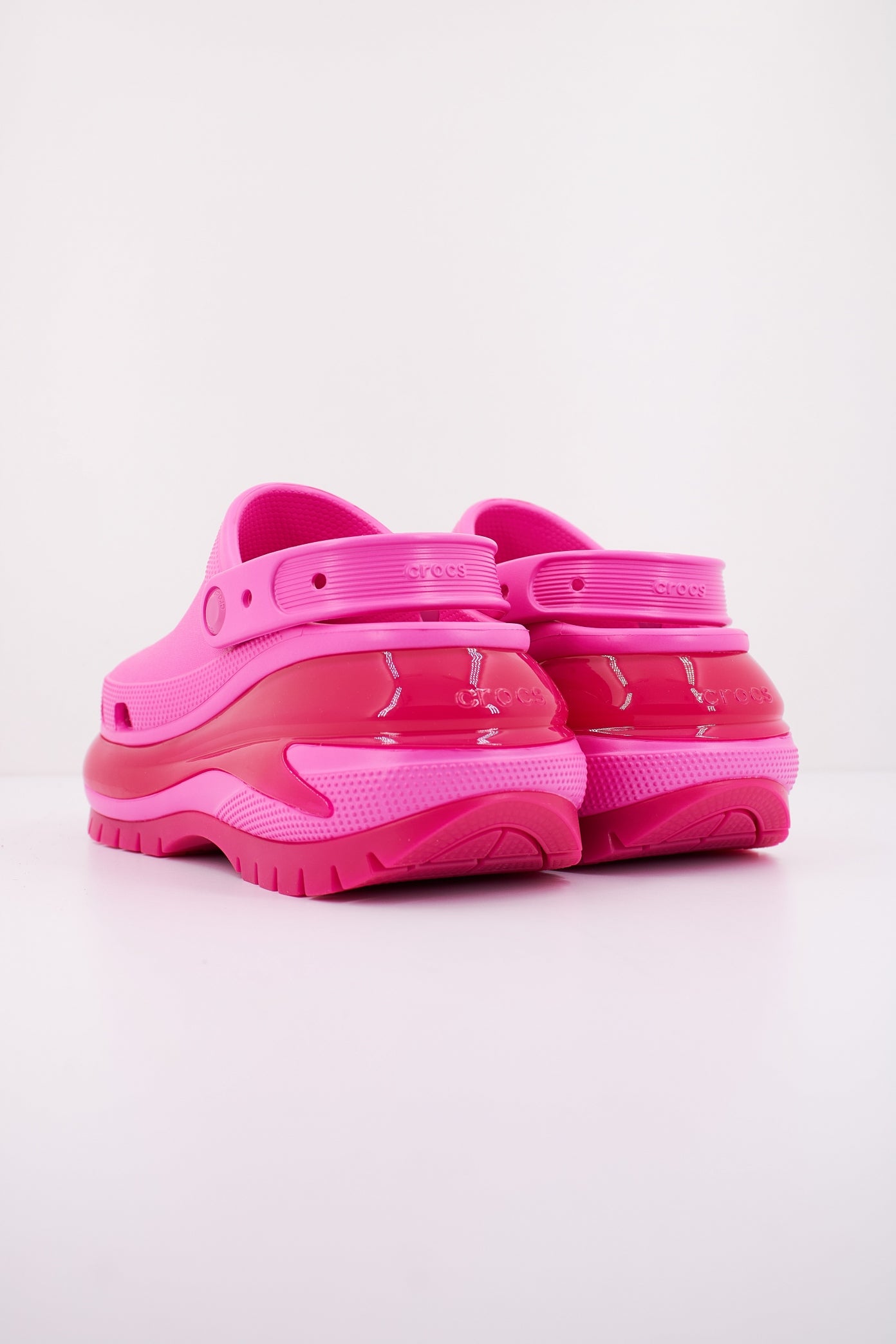 CROCS CLASSIC MEGA CRUSH CLOG en color ROSA  (3)