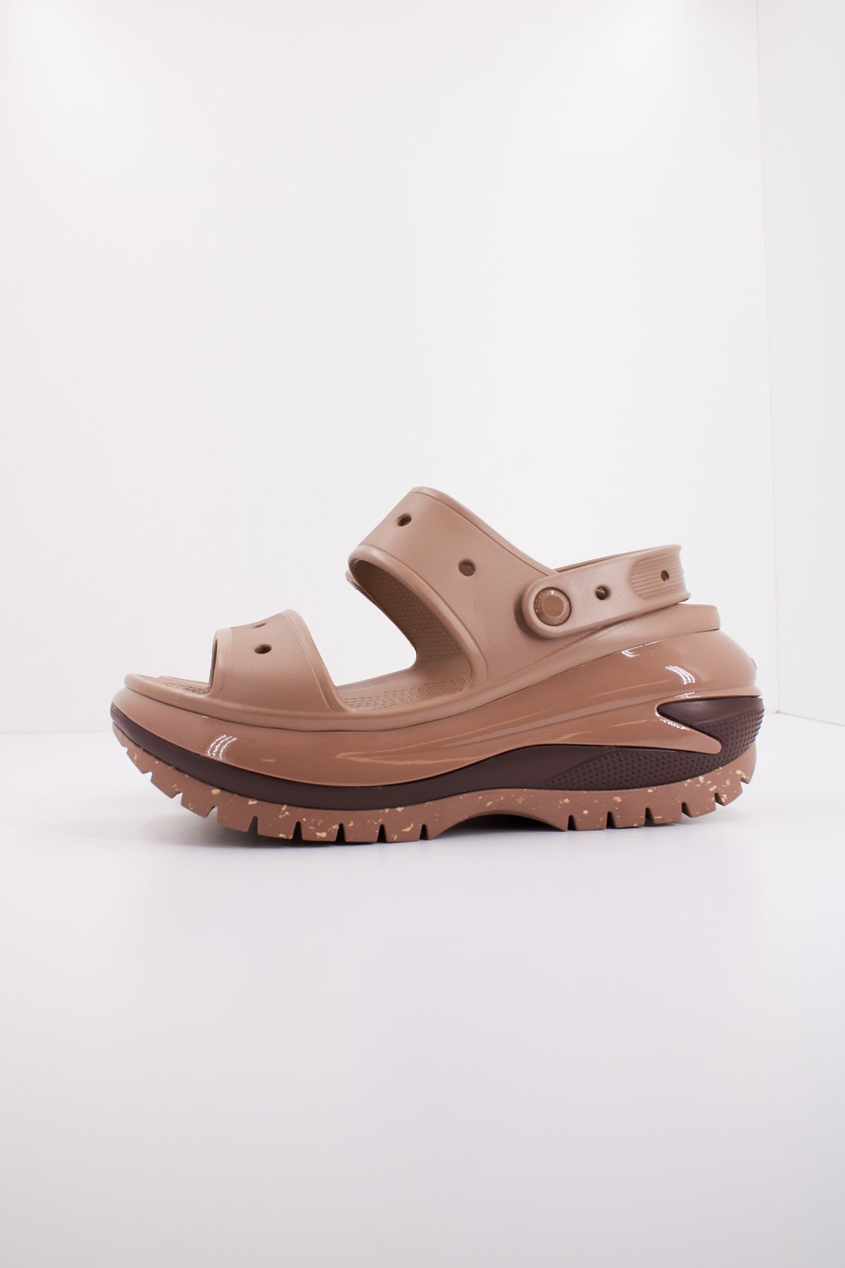 CROCS CLASSIC MEGA CRUSH SANDAL en color MARRON  (1)