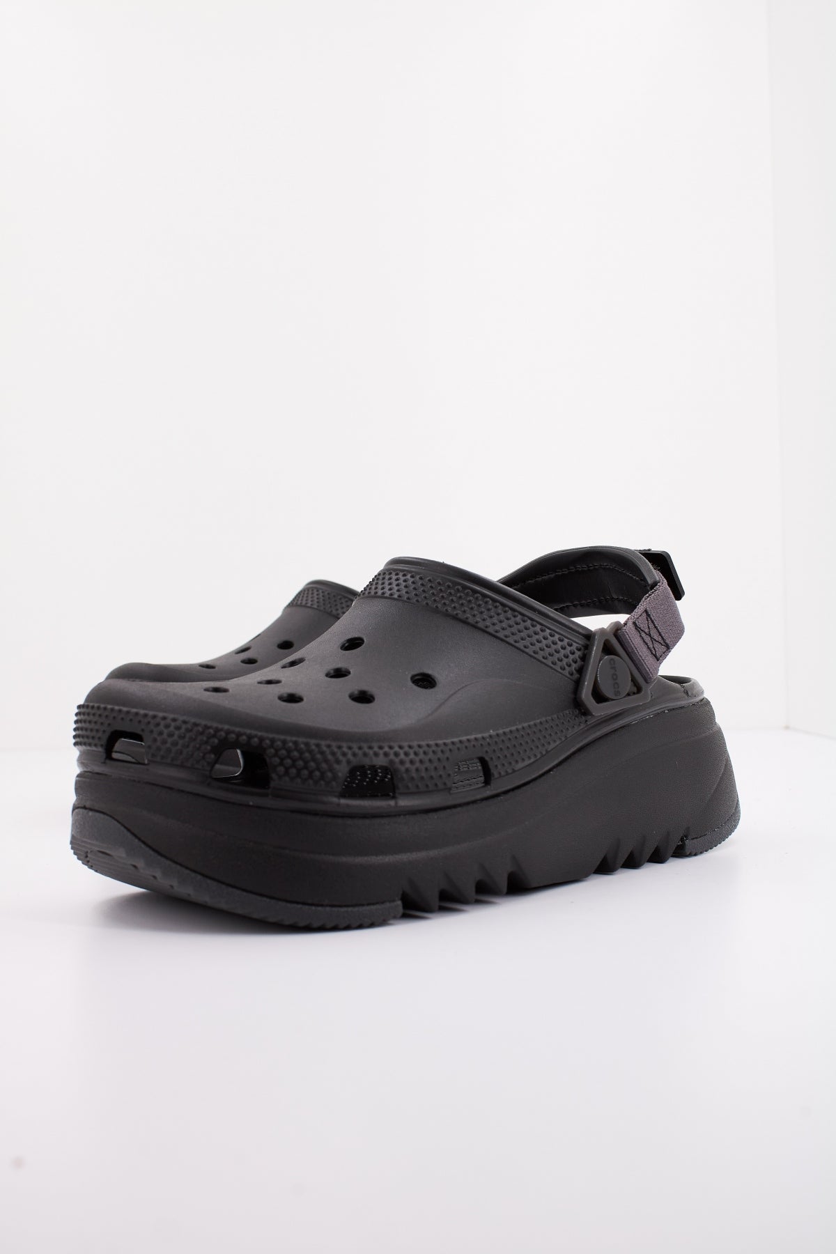 CROCS CLS HIKER XSCAPE CLG en color NEGRO  (2)