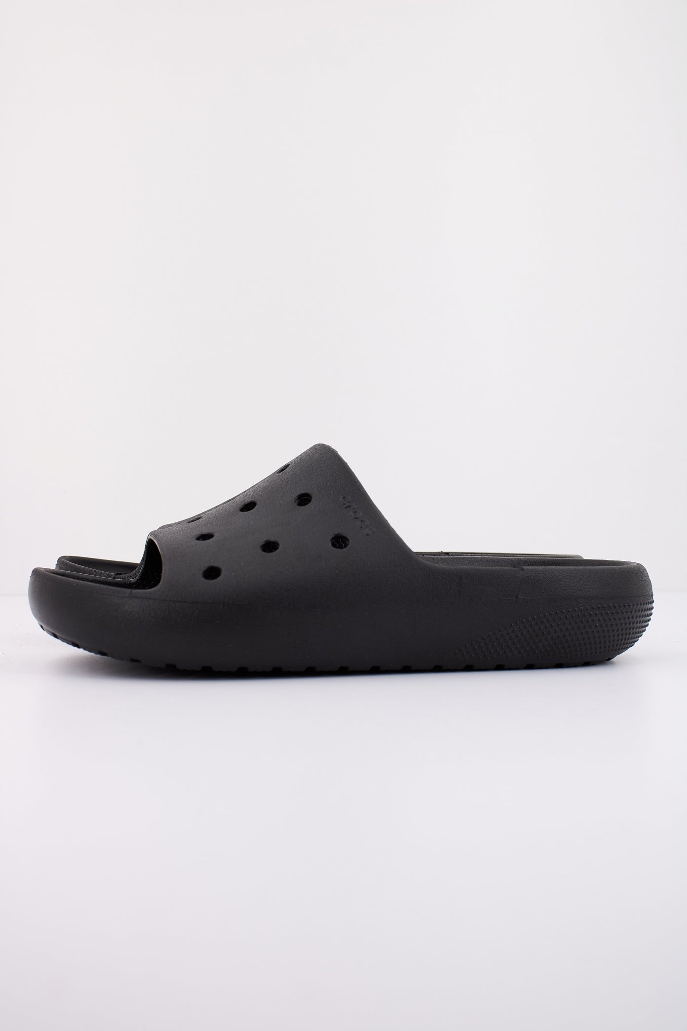 CROCS CLASSIC SLIDE V en color NEGRO  (1)