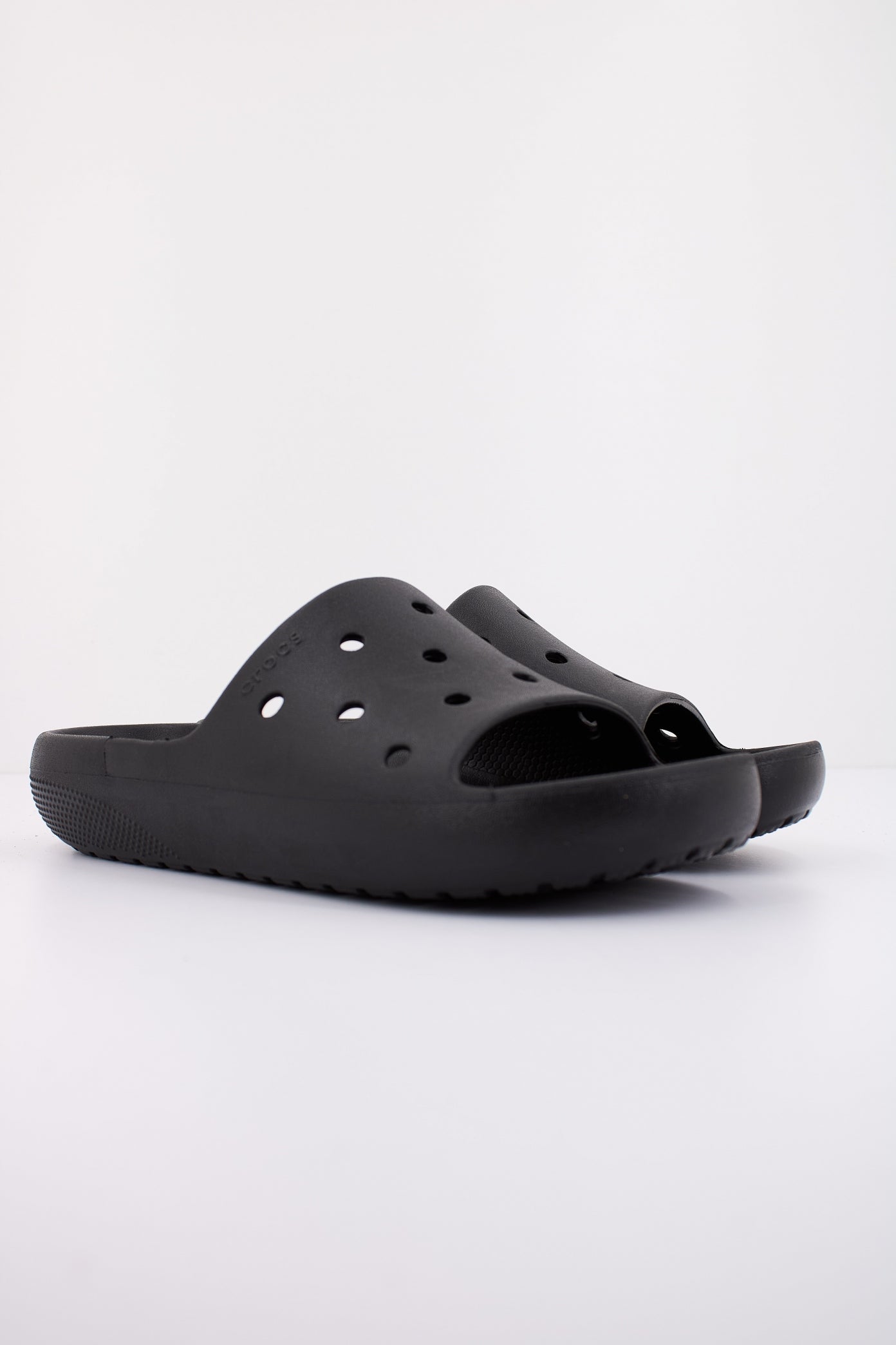 CROCS CLASSIC SLIDE V en color NEGRO  (2)