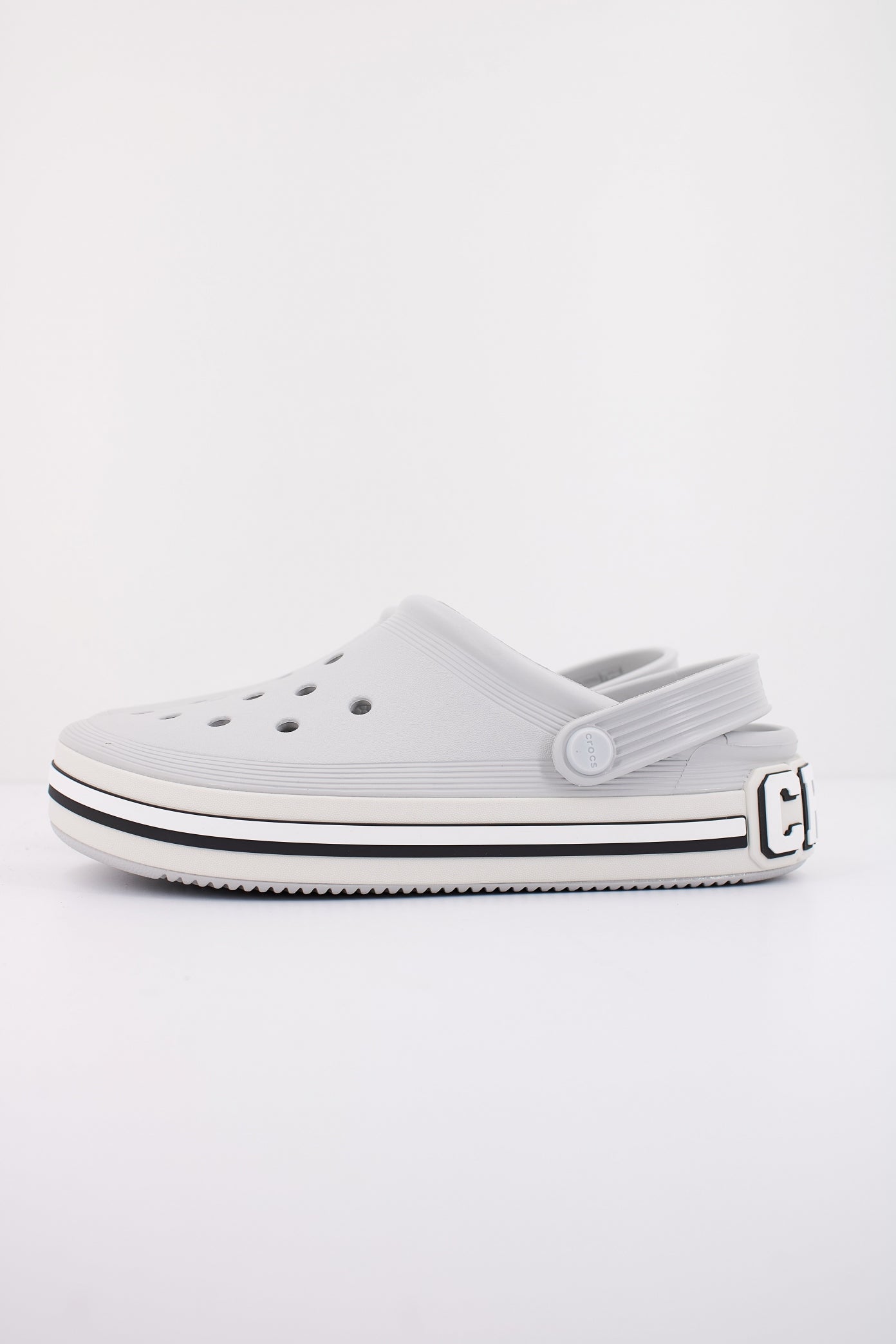 CROCS OFF COURT LOGO CLOG en color GRIS  (1)