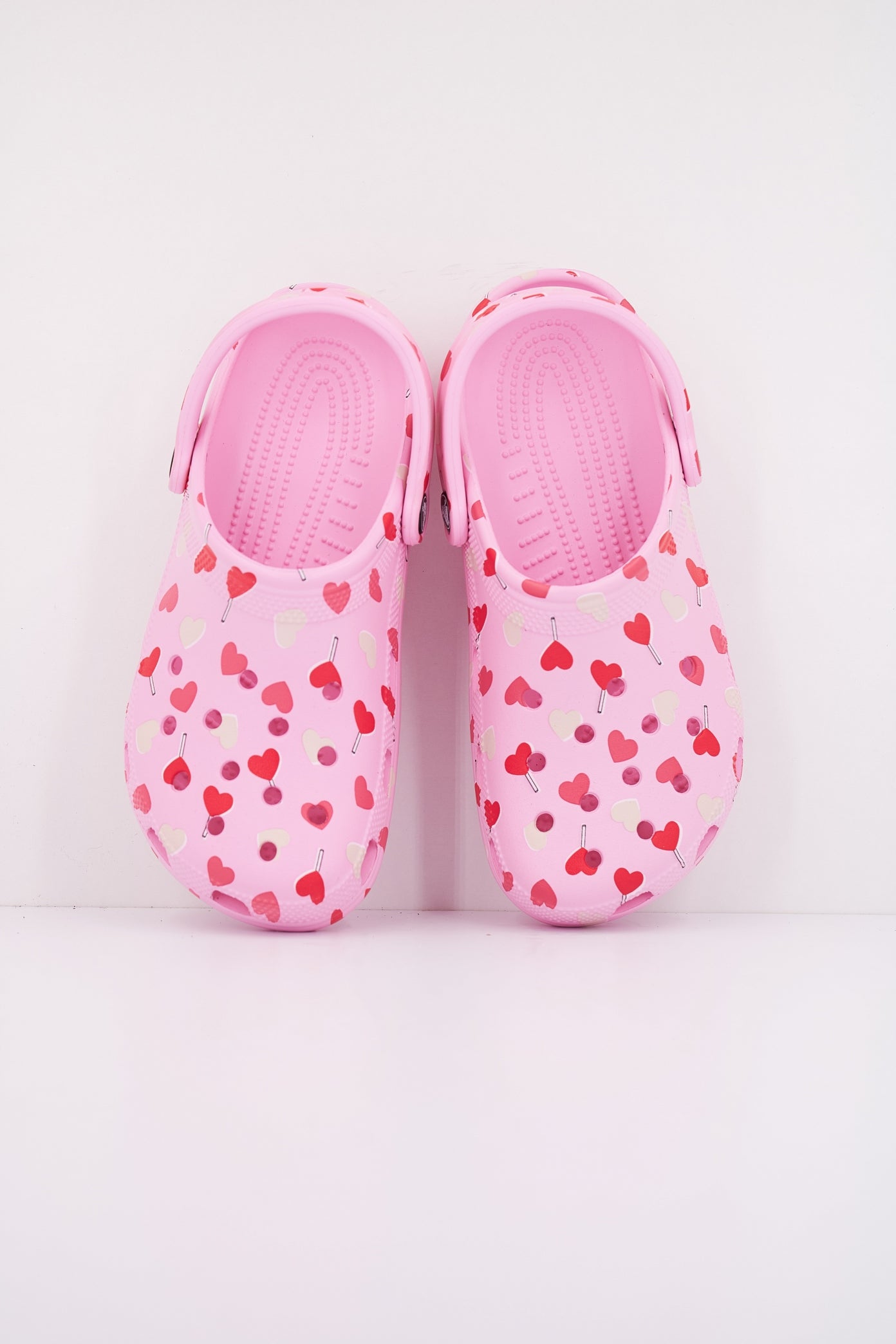 CROCS CLASSIC VDAY CLOG en color ROSA  (3)