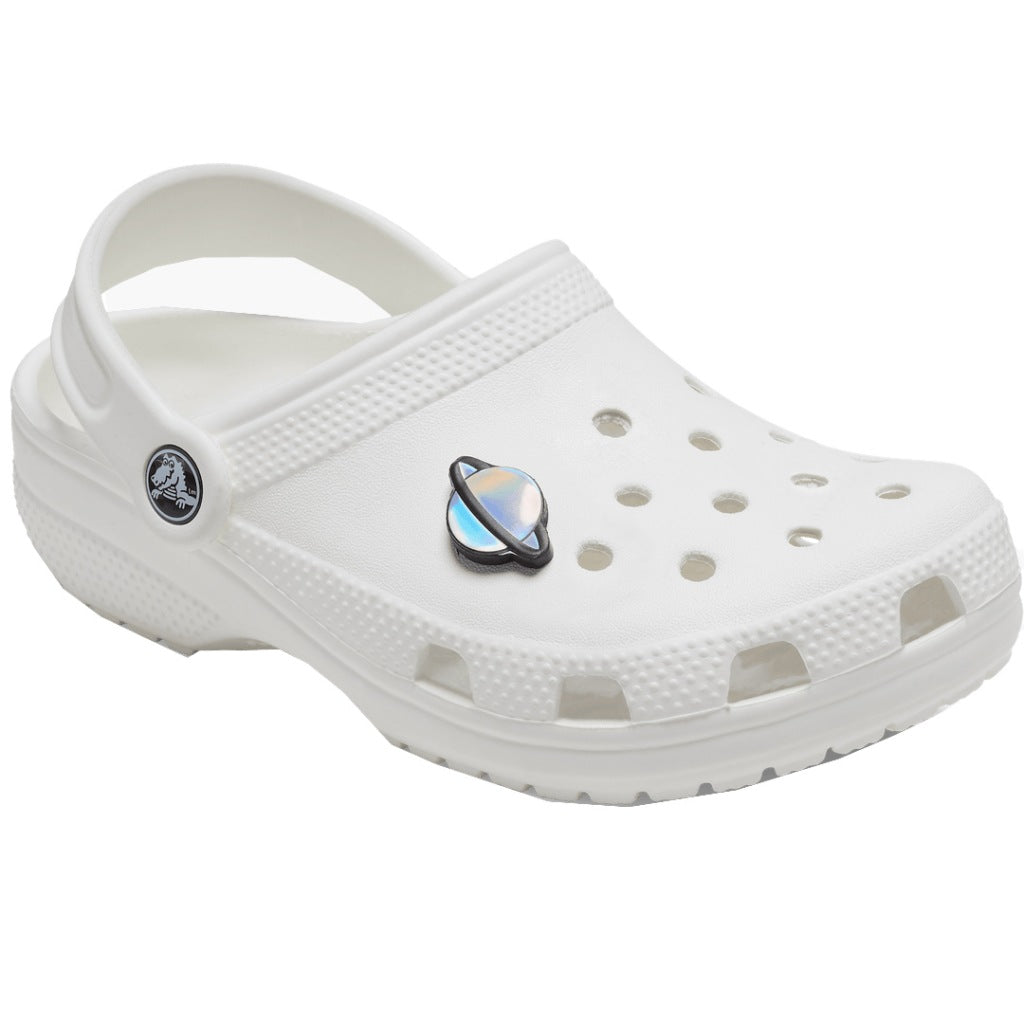 CROCS IRIDISCENT SATURN en color PLATA  (4)