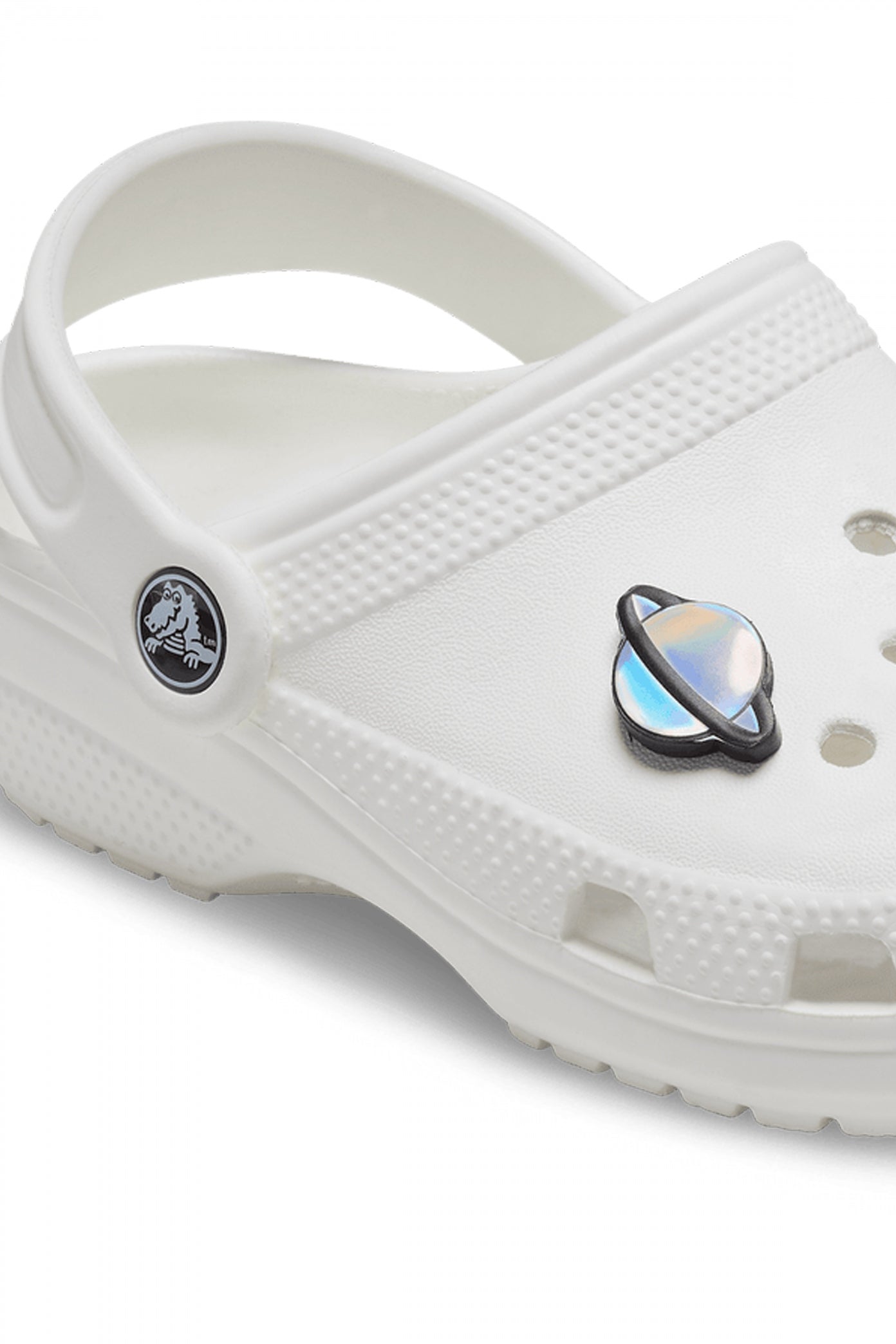 CROCS IRIDISCENT SATURN en color PLATA  (3)