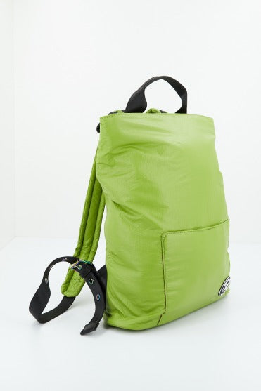 MUNICH M GLOSS BACKPACK en color VERDE  (1)