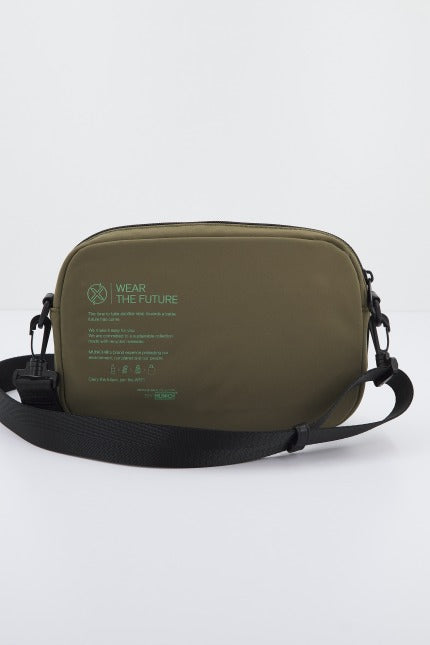 MUNICH RECYCLED X CROSSBODY en color VERDE  (3)