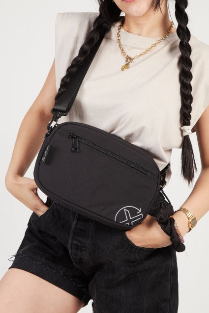 MUNICH RECYCLED X CROSSBODY en color NEGRO  (5)