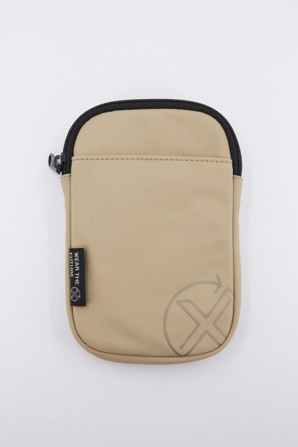 MUNICH M RECYCLED X CROSSBODY SMALL en color BEIS  (2)