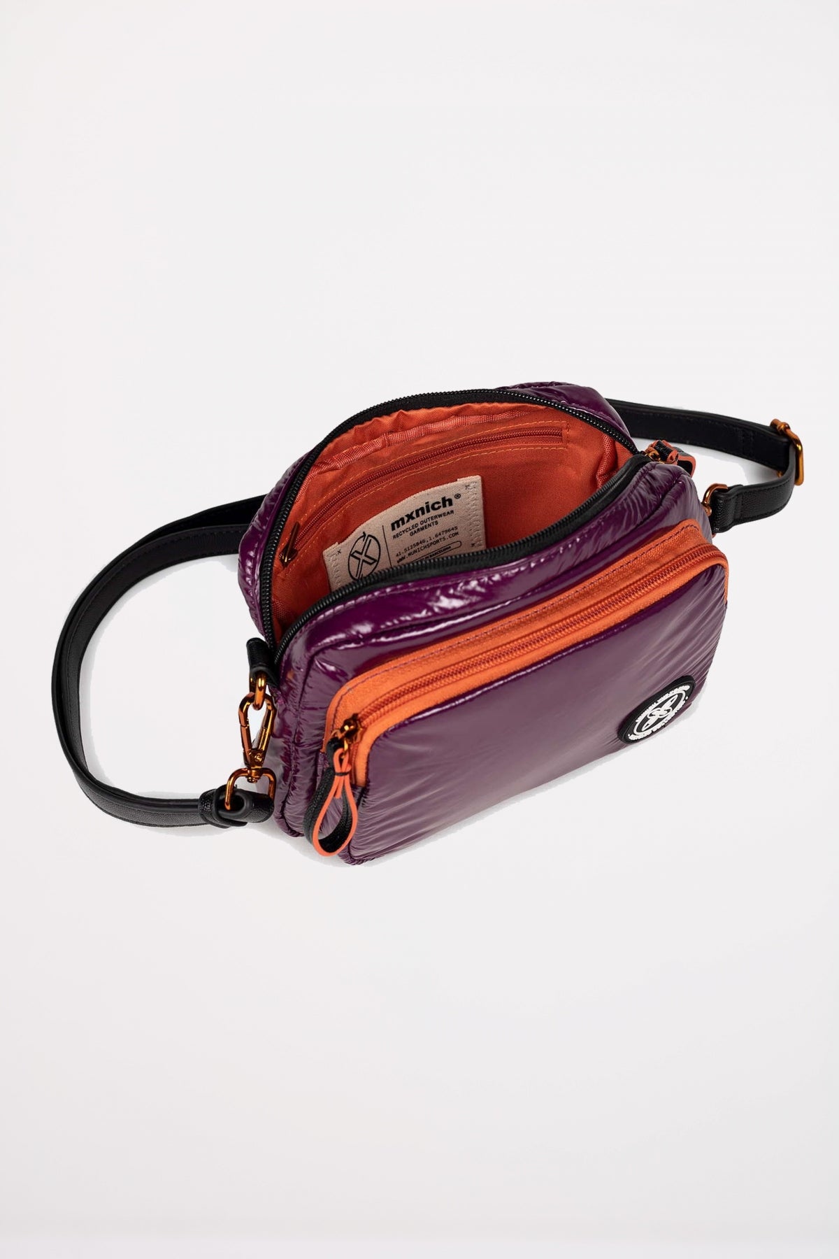 MUNICH GLOSS RECYCLED CROSSBODY en color VIOLETA  (3)