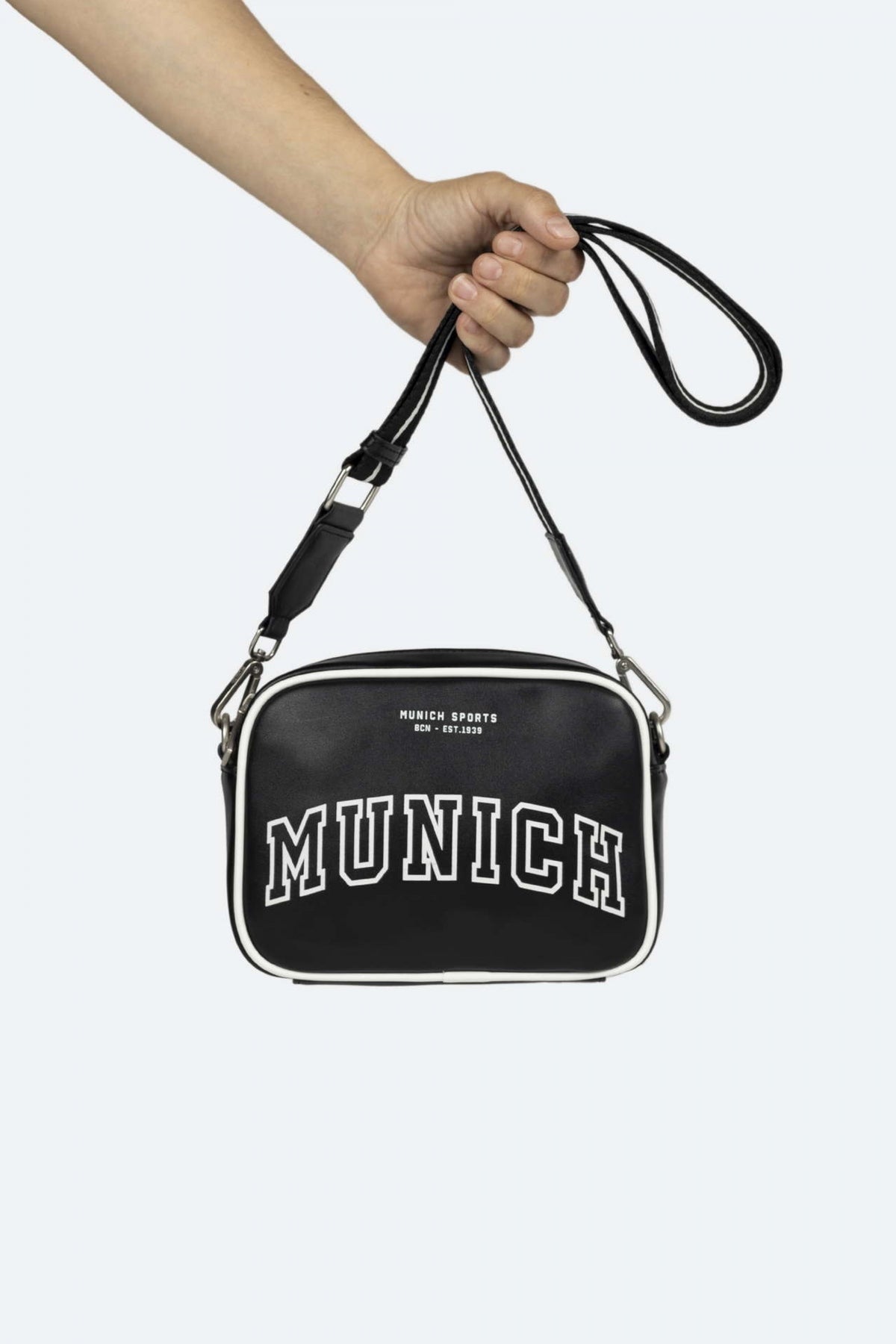 MUNICH COURT CROSSBODY CAMERA en color NEGRO  (4)