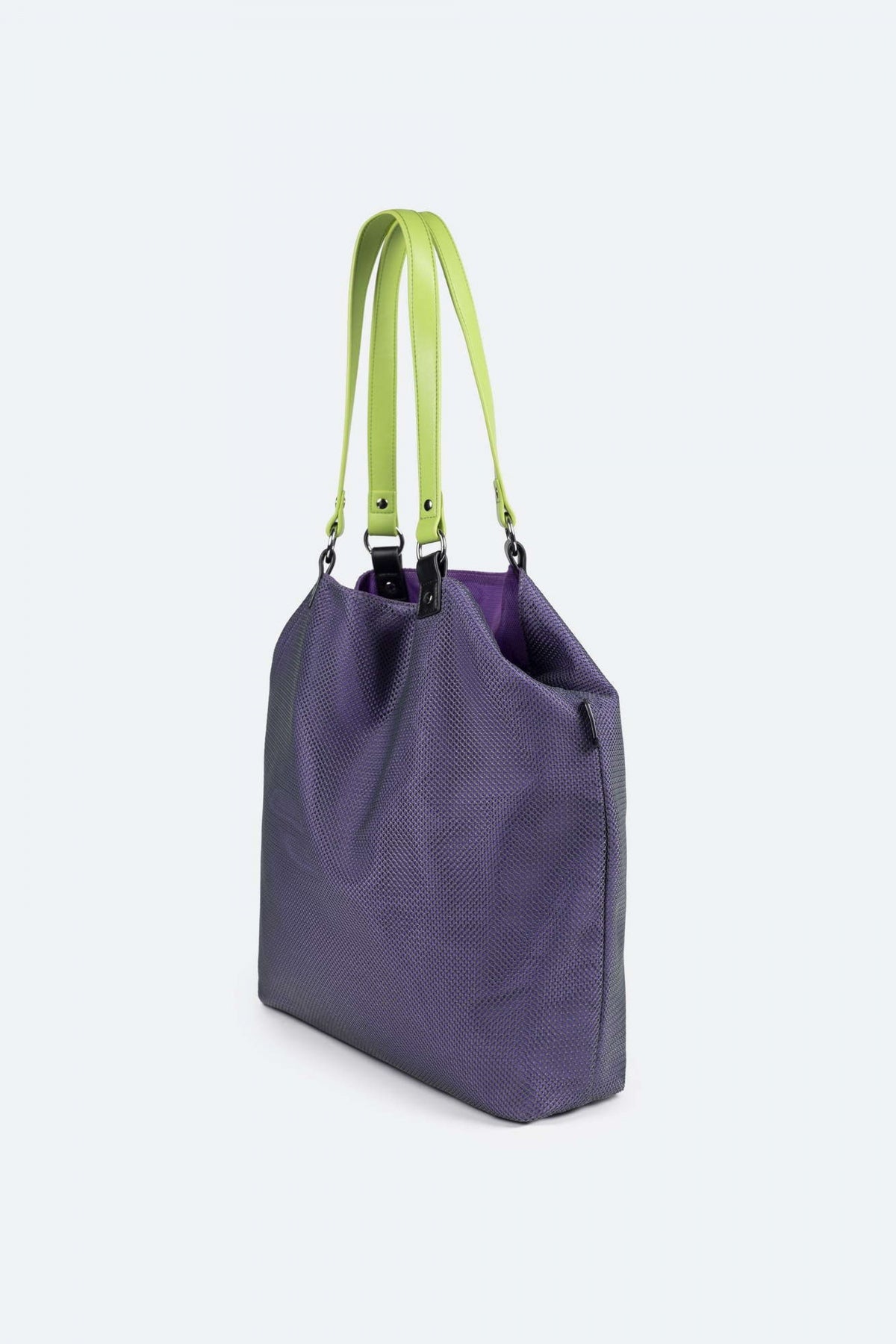 MUNICH GOGO SPIN REVERSIBLE TOTE en color VIOLETA  (2)