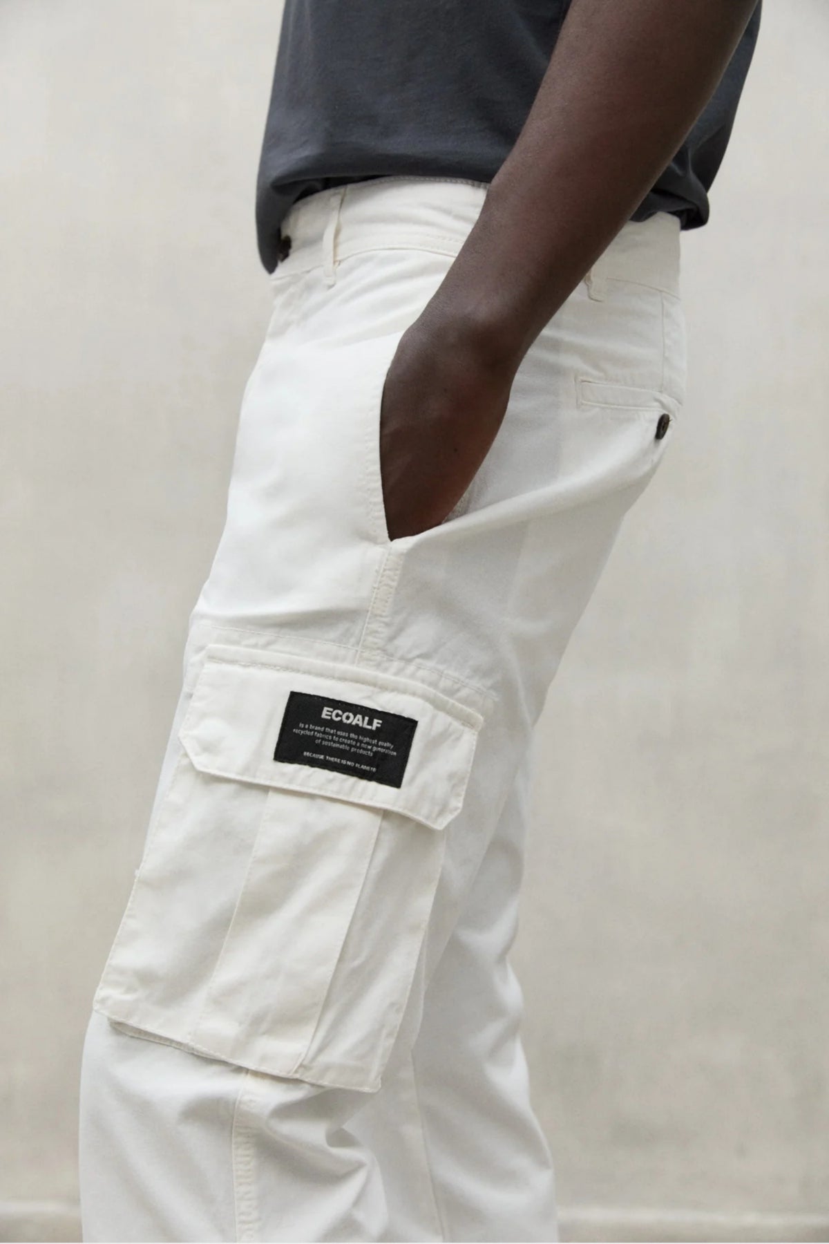 ECOALF  ETHICARGOALF PANTS en color BLANCO  (4)