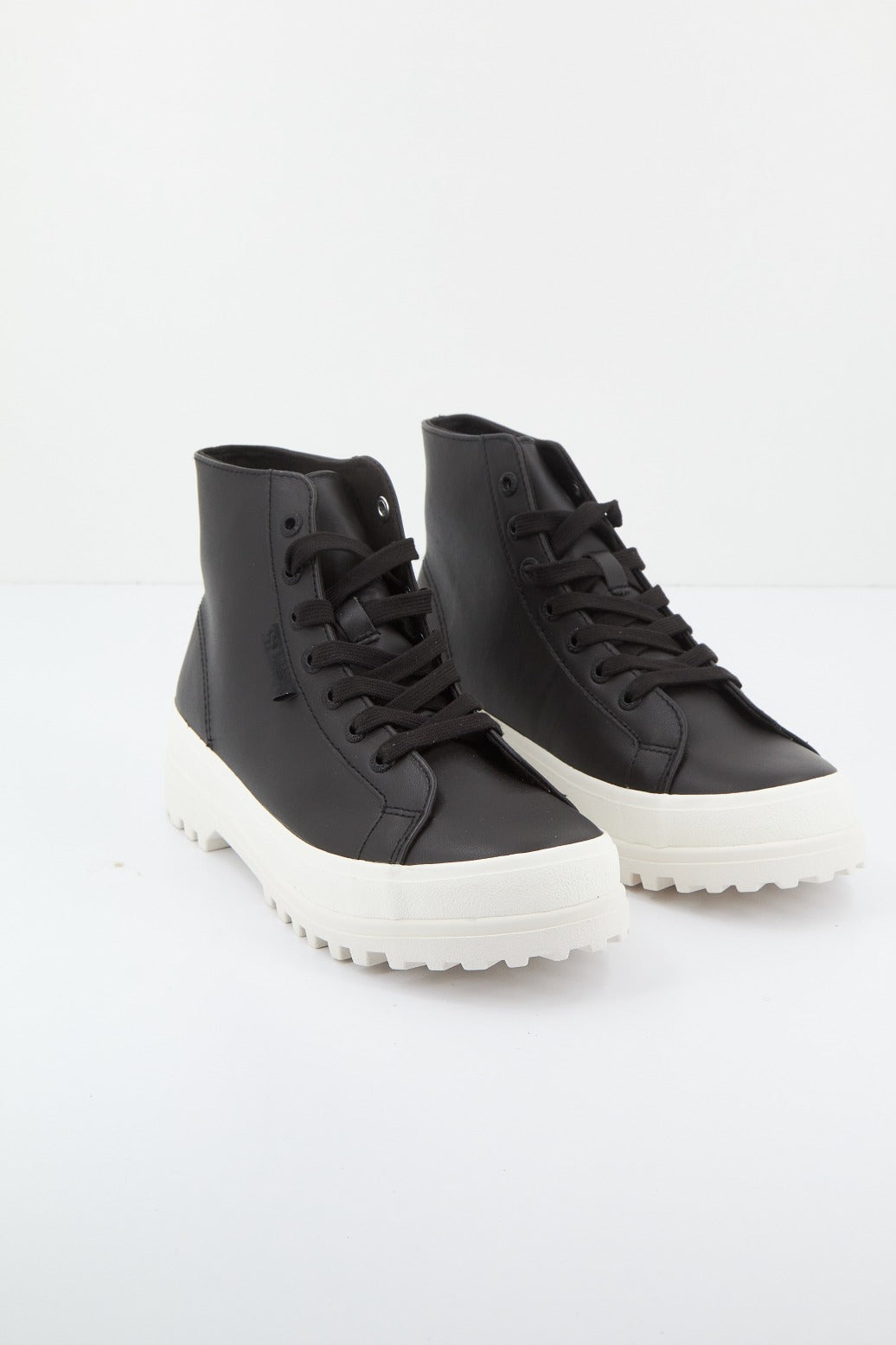 SUPERGA SW  en color NEGRO  (1)