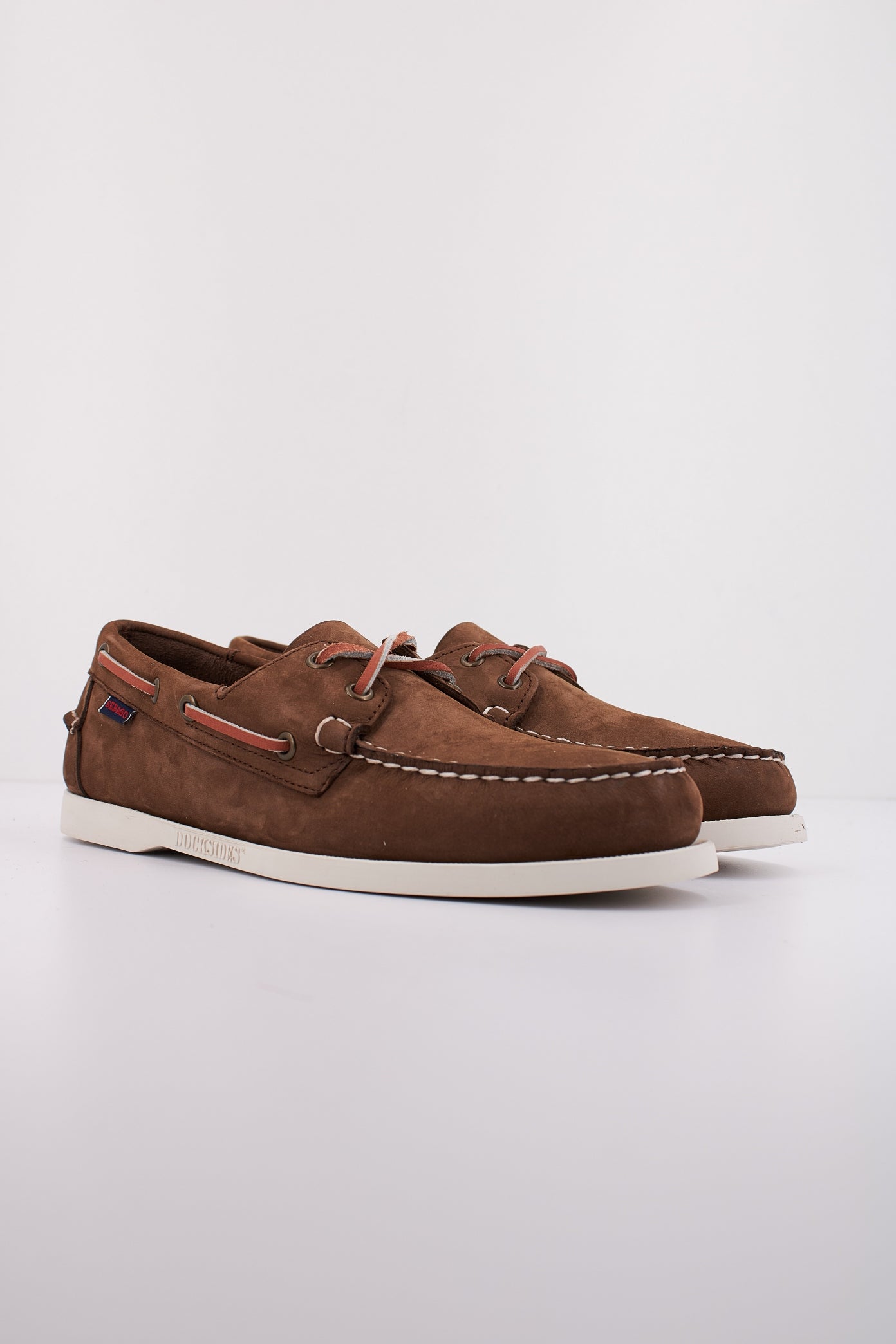 SEBAGO  DOCKSIDES PORTLAND NUBUCK en color MARRON  (2)