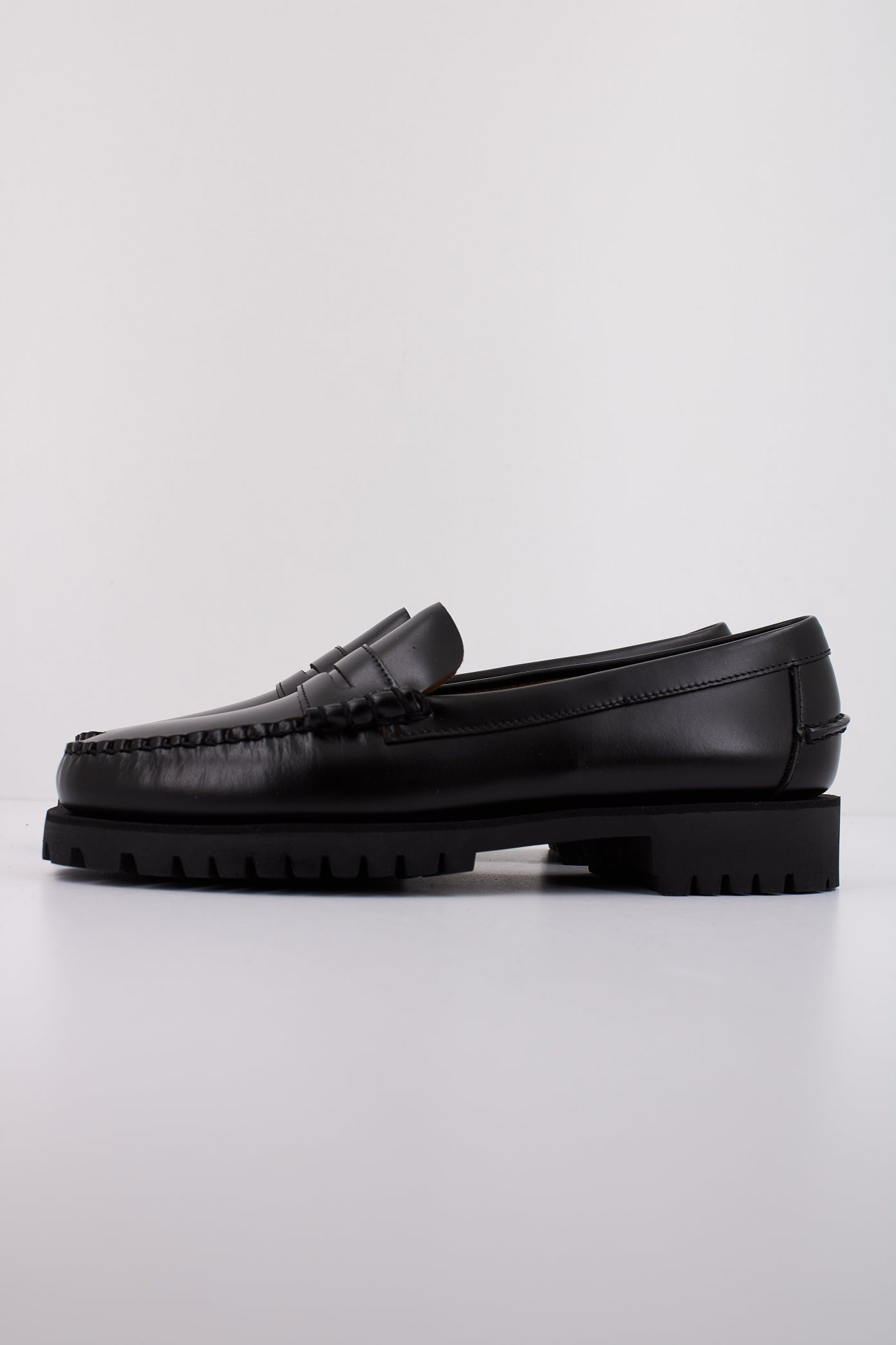 SEBAGO DAN LUG en color NEGRO  (1)